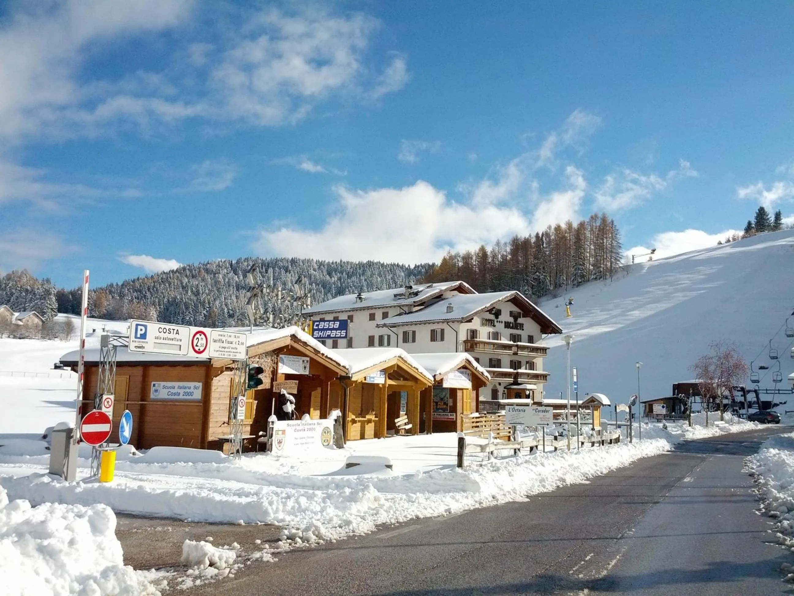 Facade/entrance in Casa Santa Maria