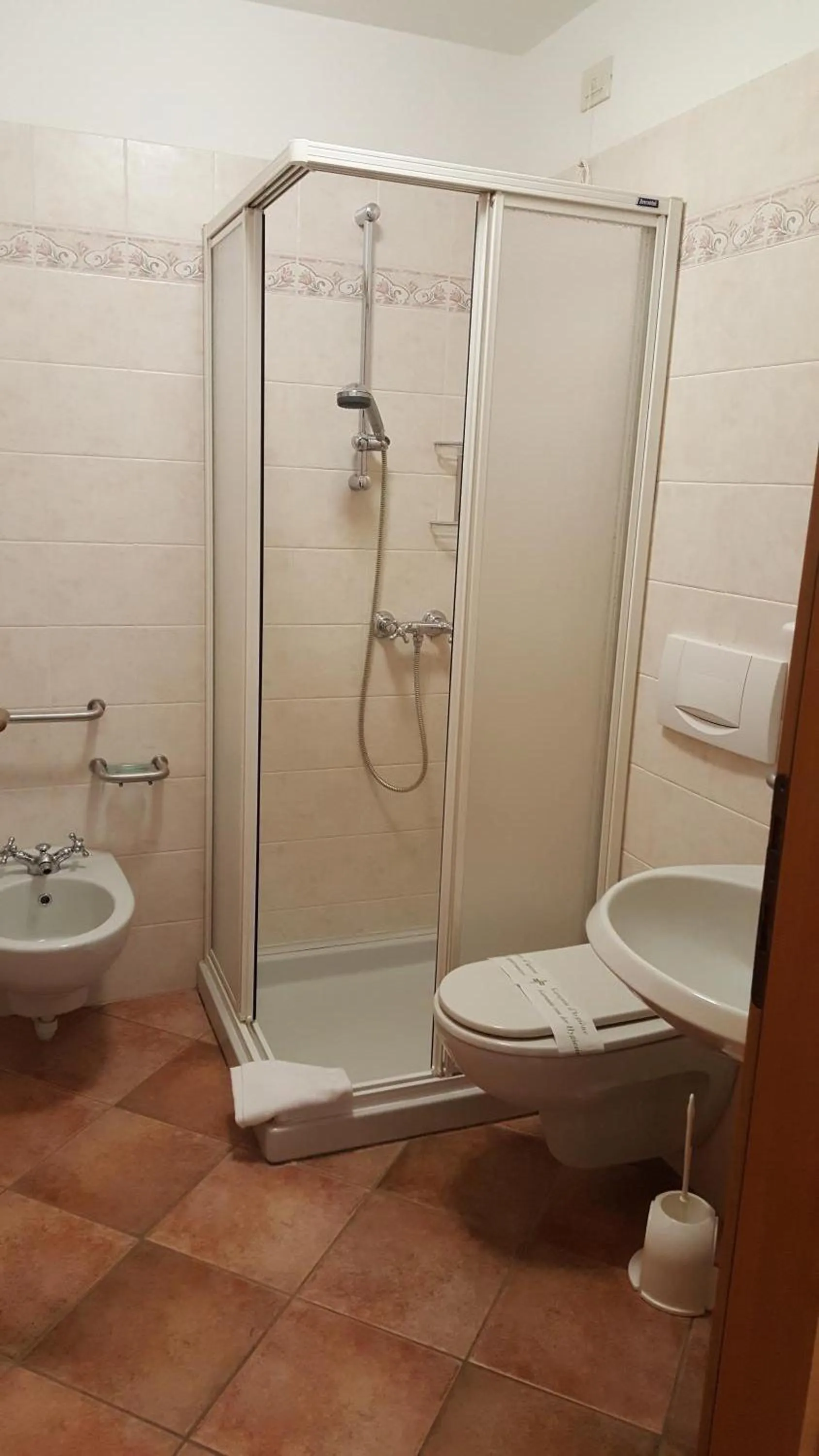 Shower in Casa Santa Maria