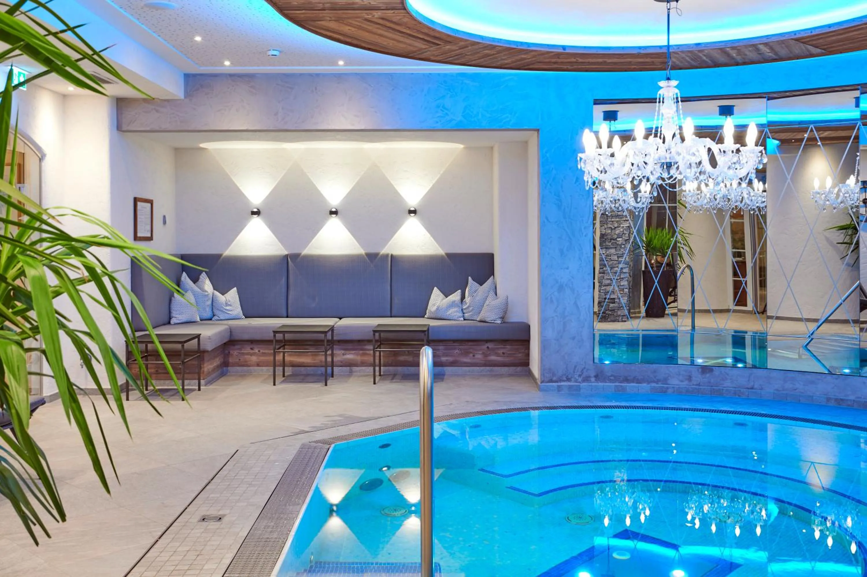 Swimming pool in Platzlhof - Mein Hotel im Zillertal