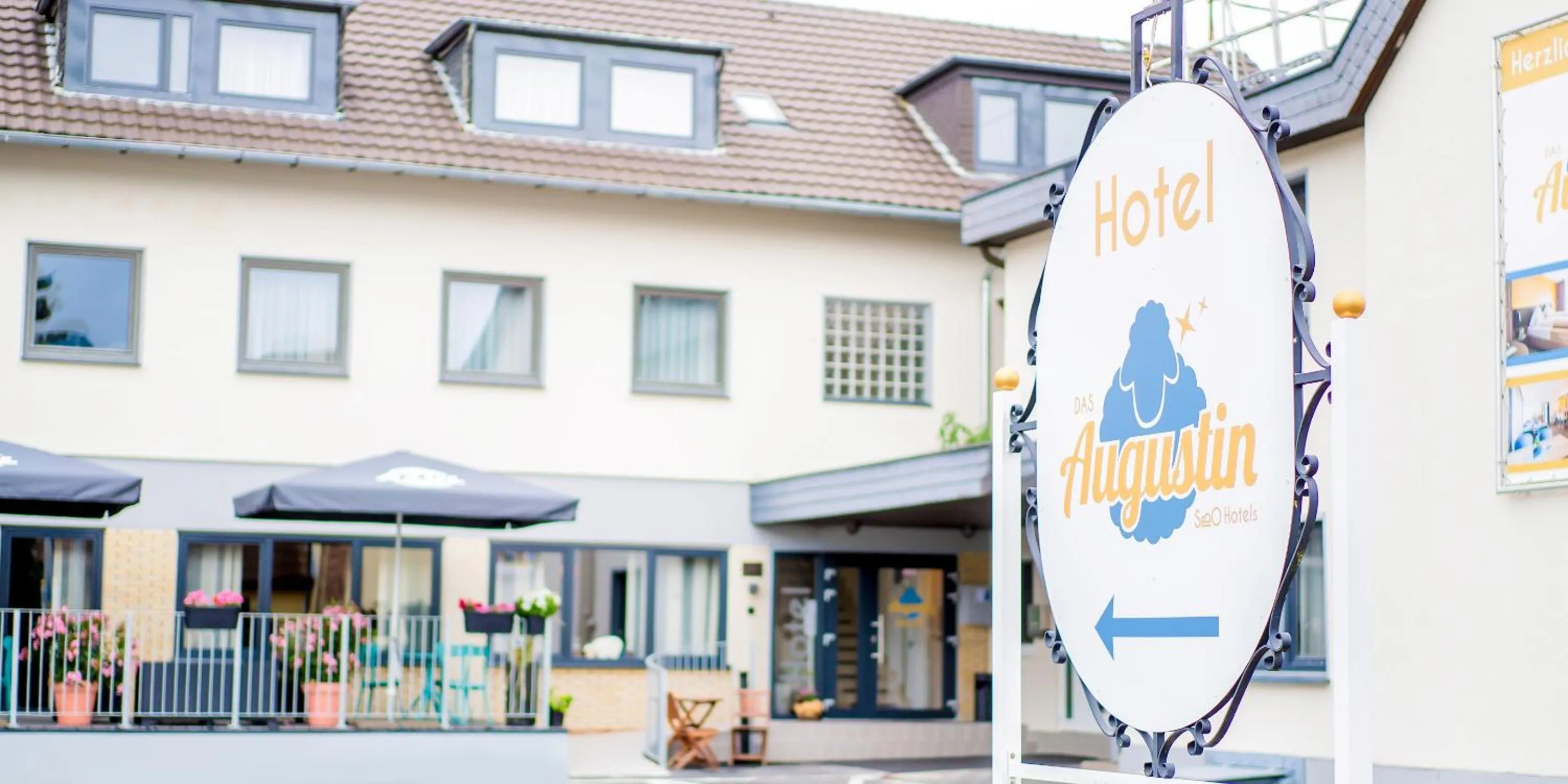 Property building in Hotel Das Augustin