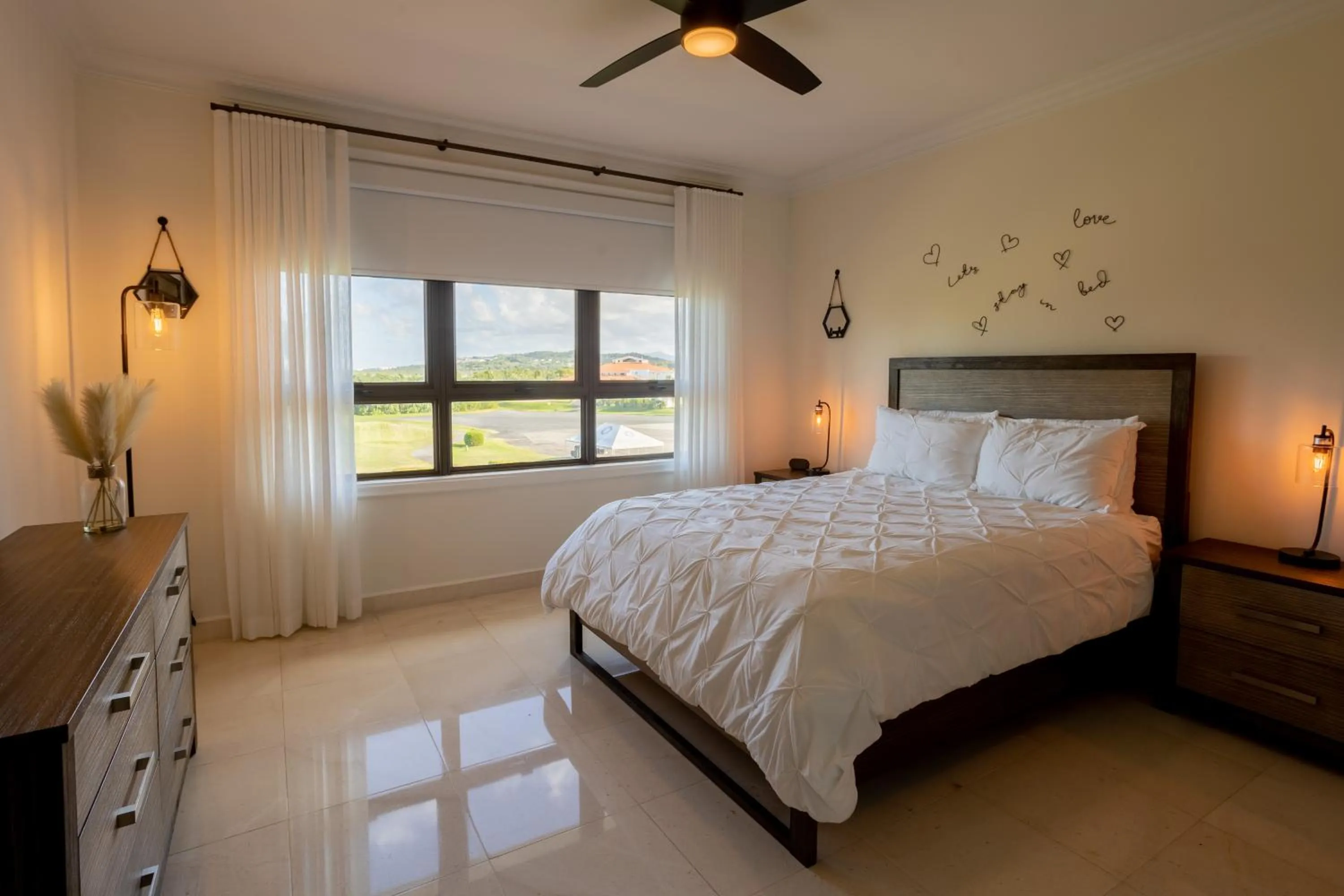 Bedroom, Bed in The Country Club Residences at Grand Reserve