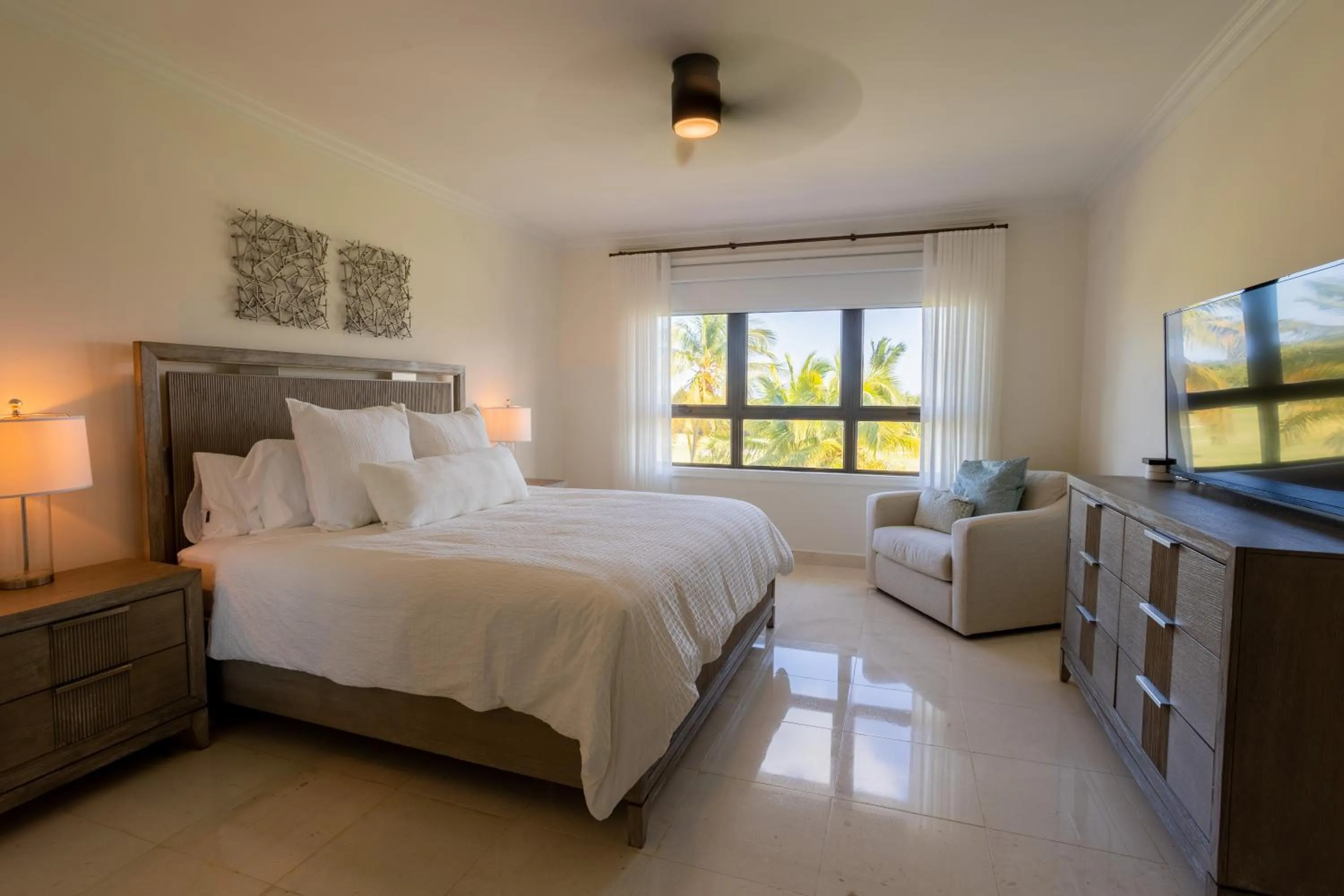Bedroom, Bed in The Country Club Residences at Grand Reserve