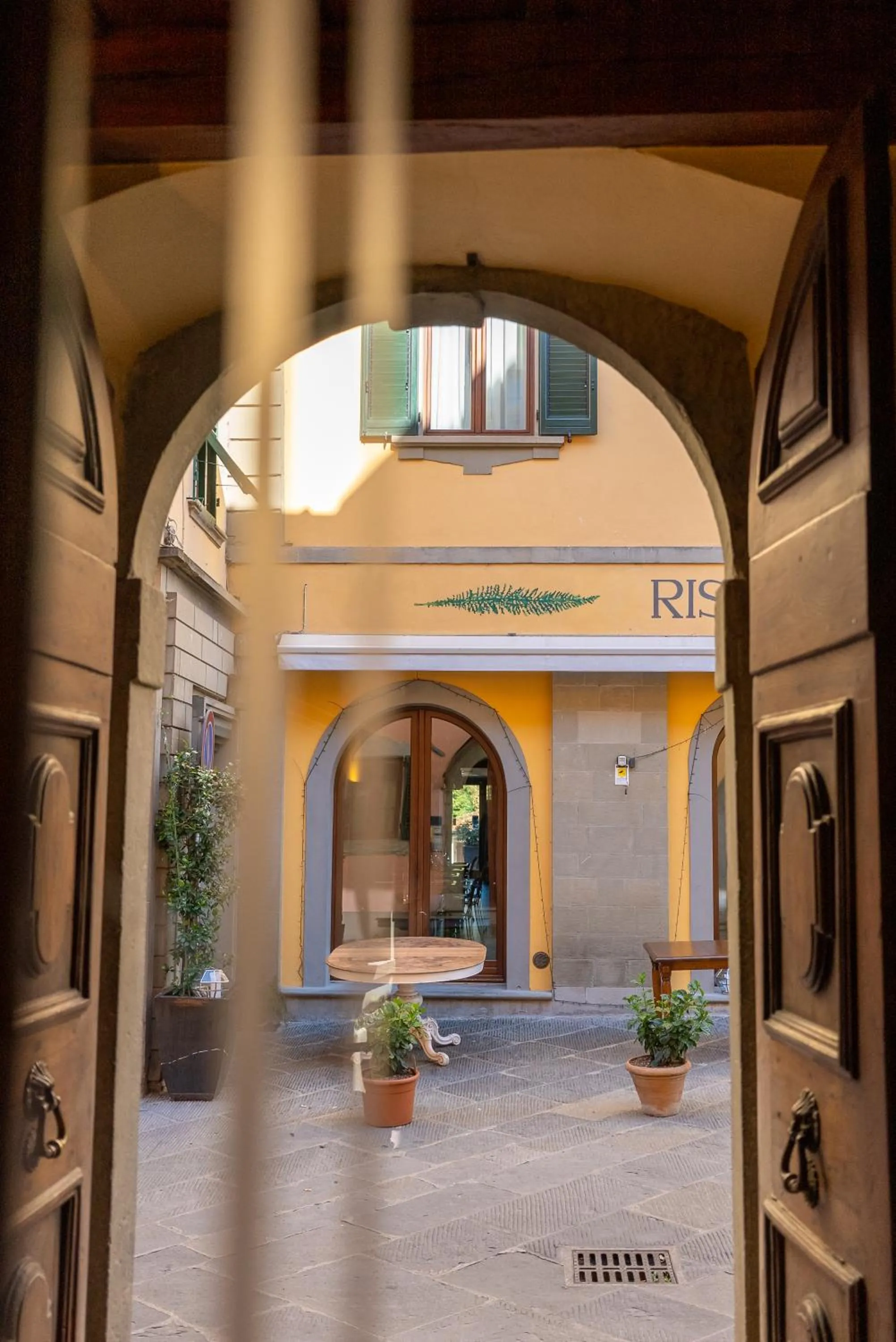 Facade/entrance in Albergo Falterona