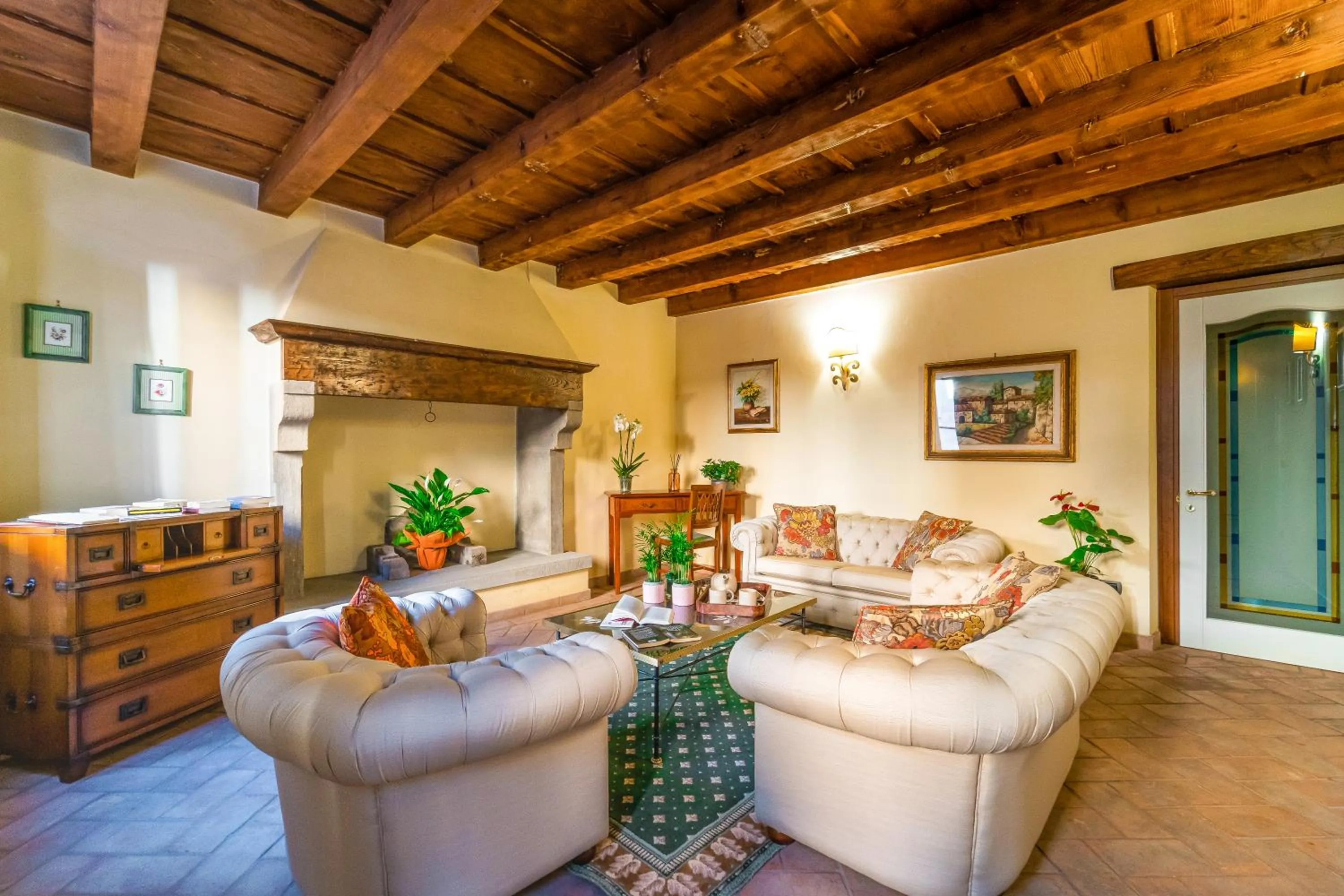 Living room in Albergo Falterona