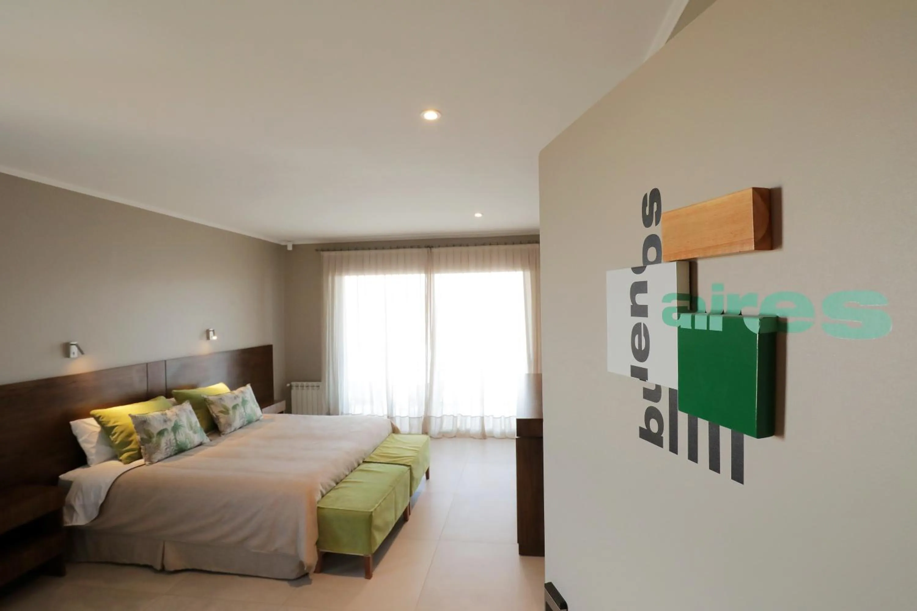 Photo of the whole room, Bed in Gaia Lodge