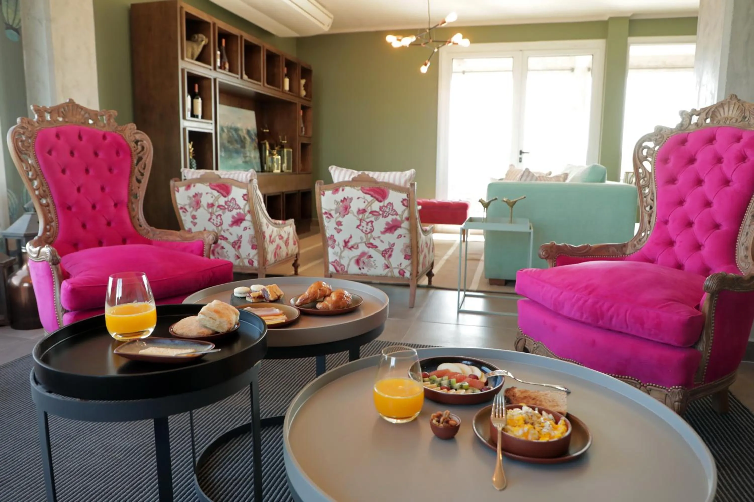 Living room in Gaia Lodge