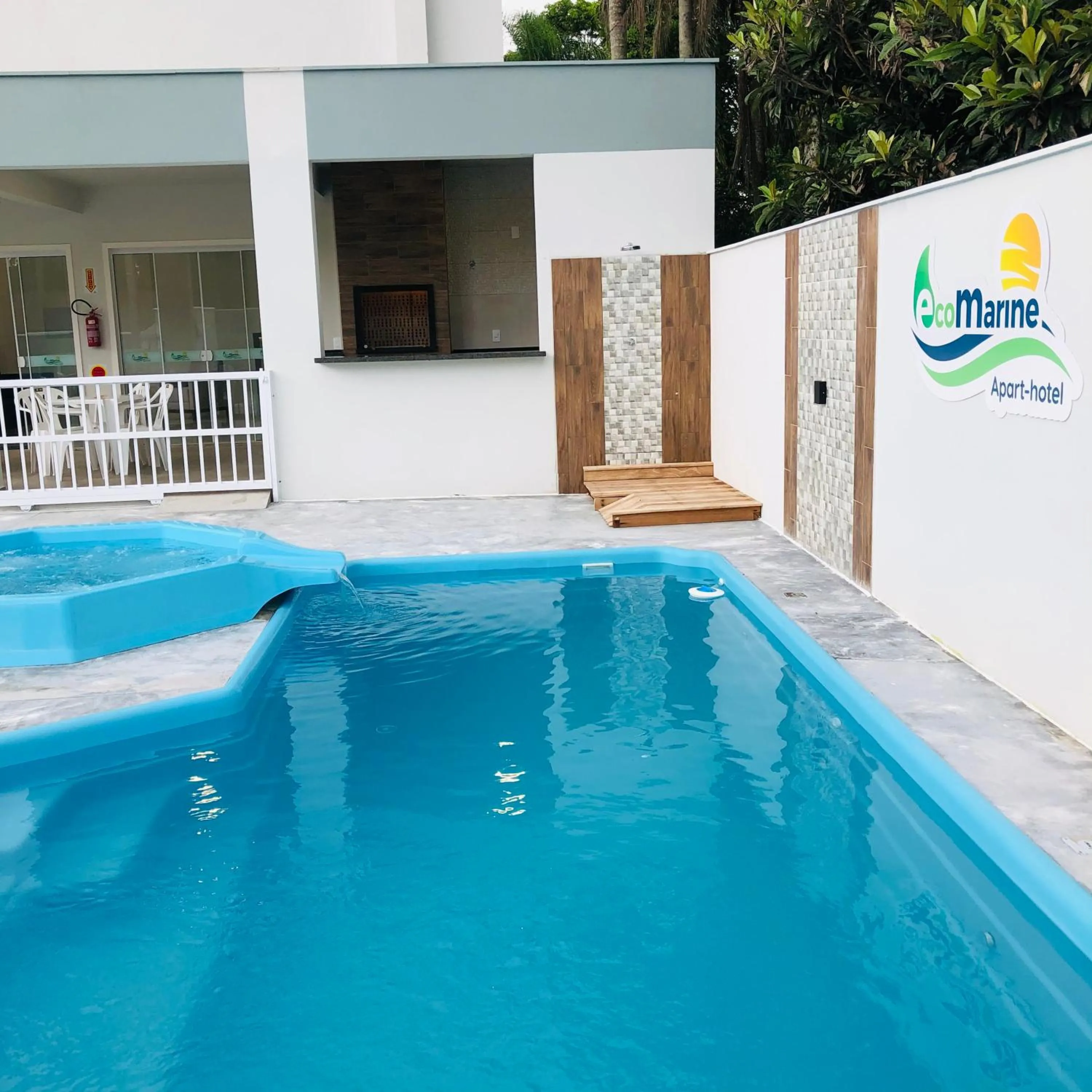 Swimming pool in Ecomarine Apart-hotel 800 m Beto Carrero