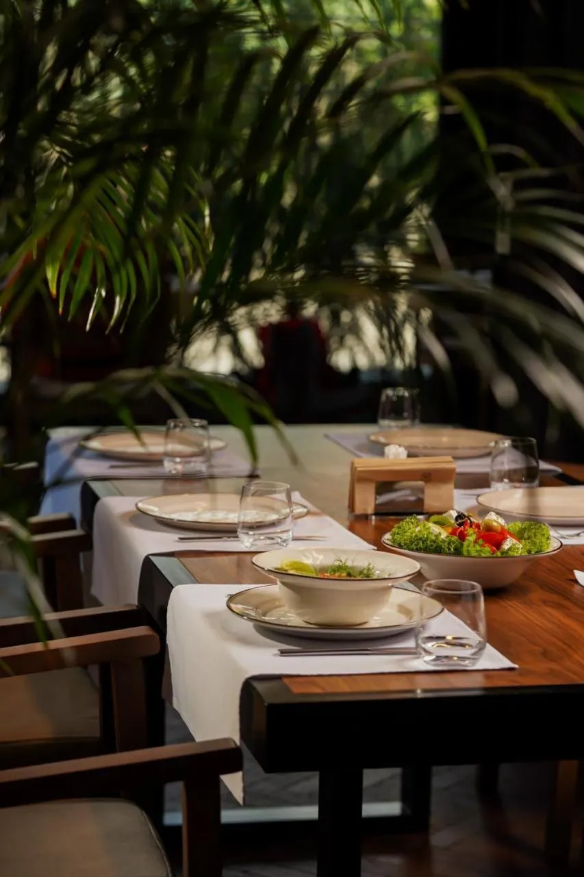 Restaurant/places to eat in Dilijani Tun Hotel & Restaurant