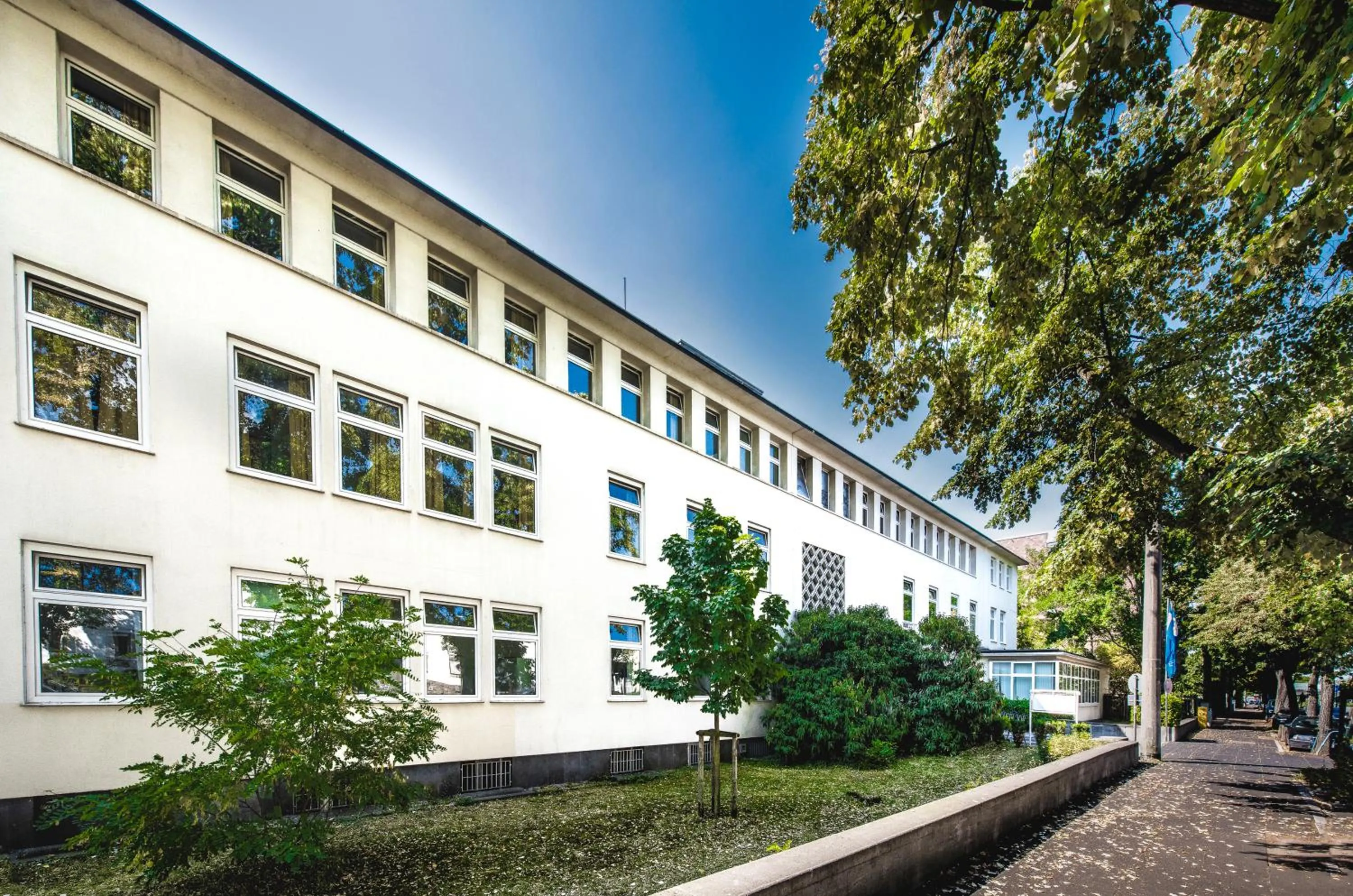 Property building in CJD Bonn Castell