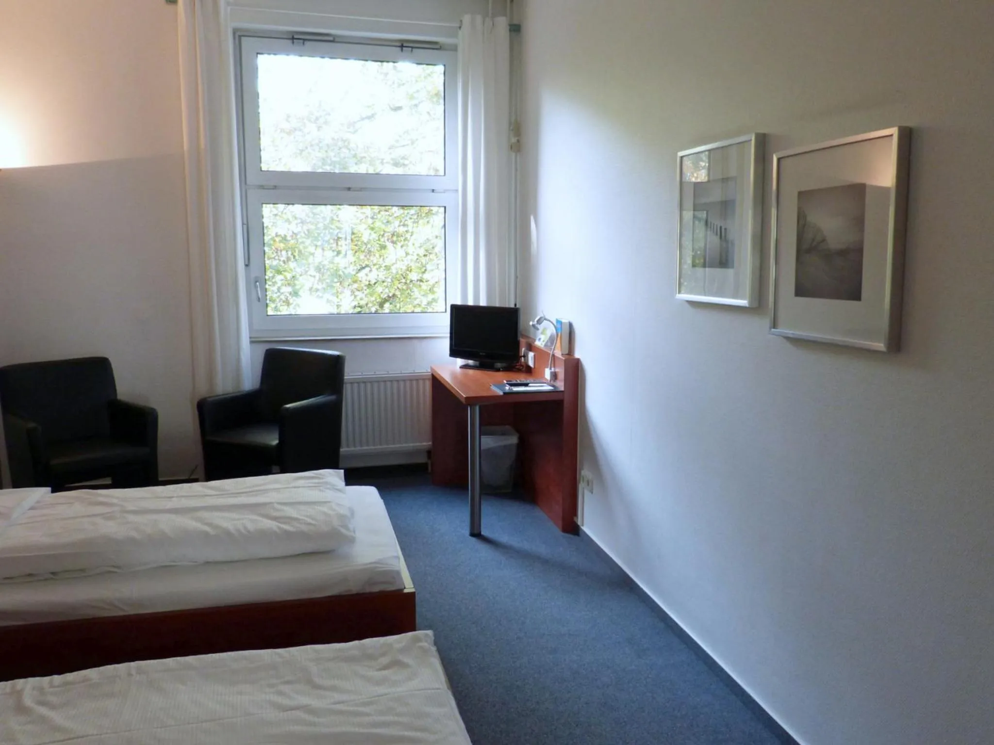 Bedroom, Bed in CJD Bonn Castell