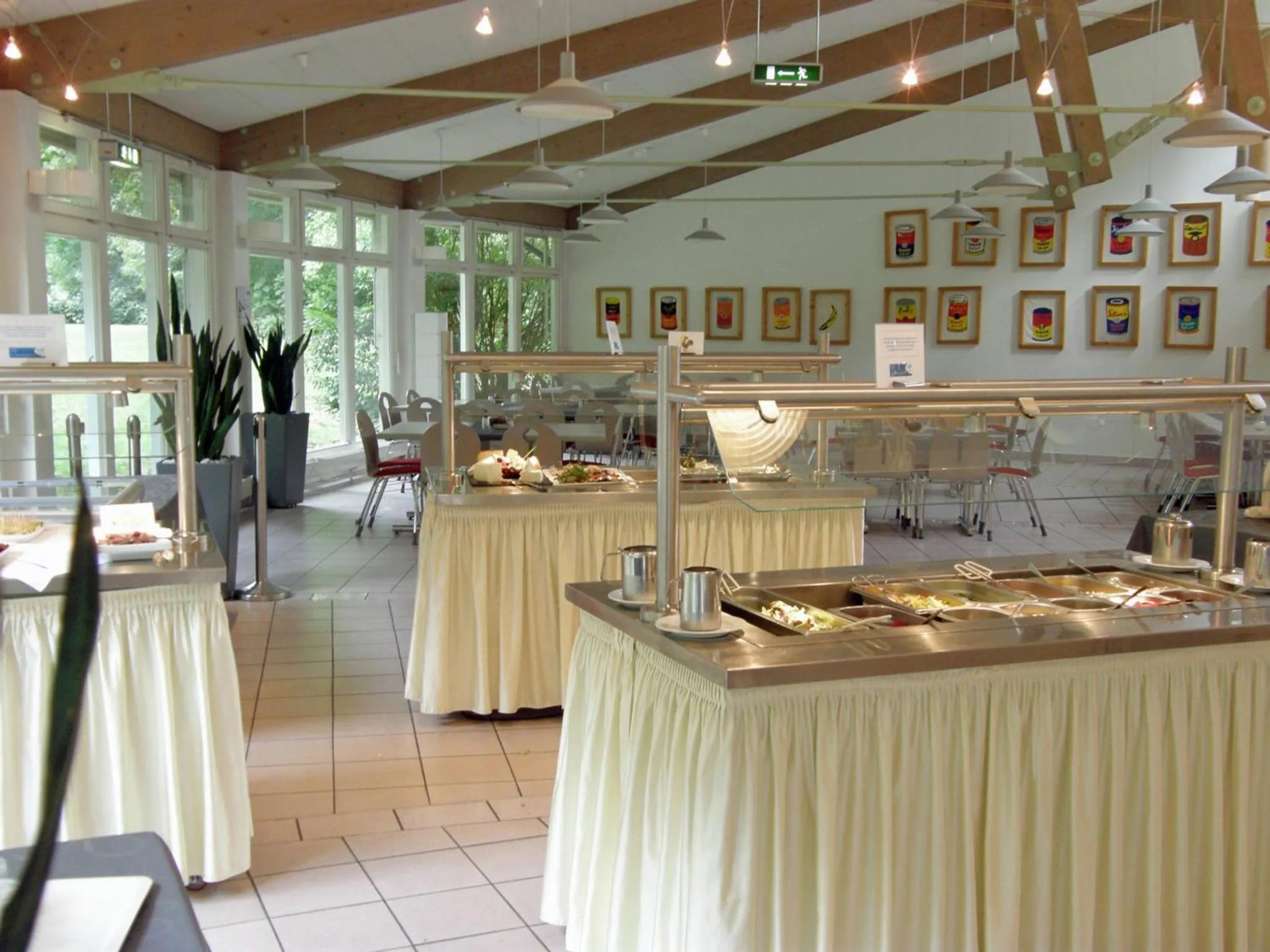 Restaurant/places to eat in CJD Bonn Castell