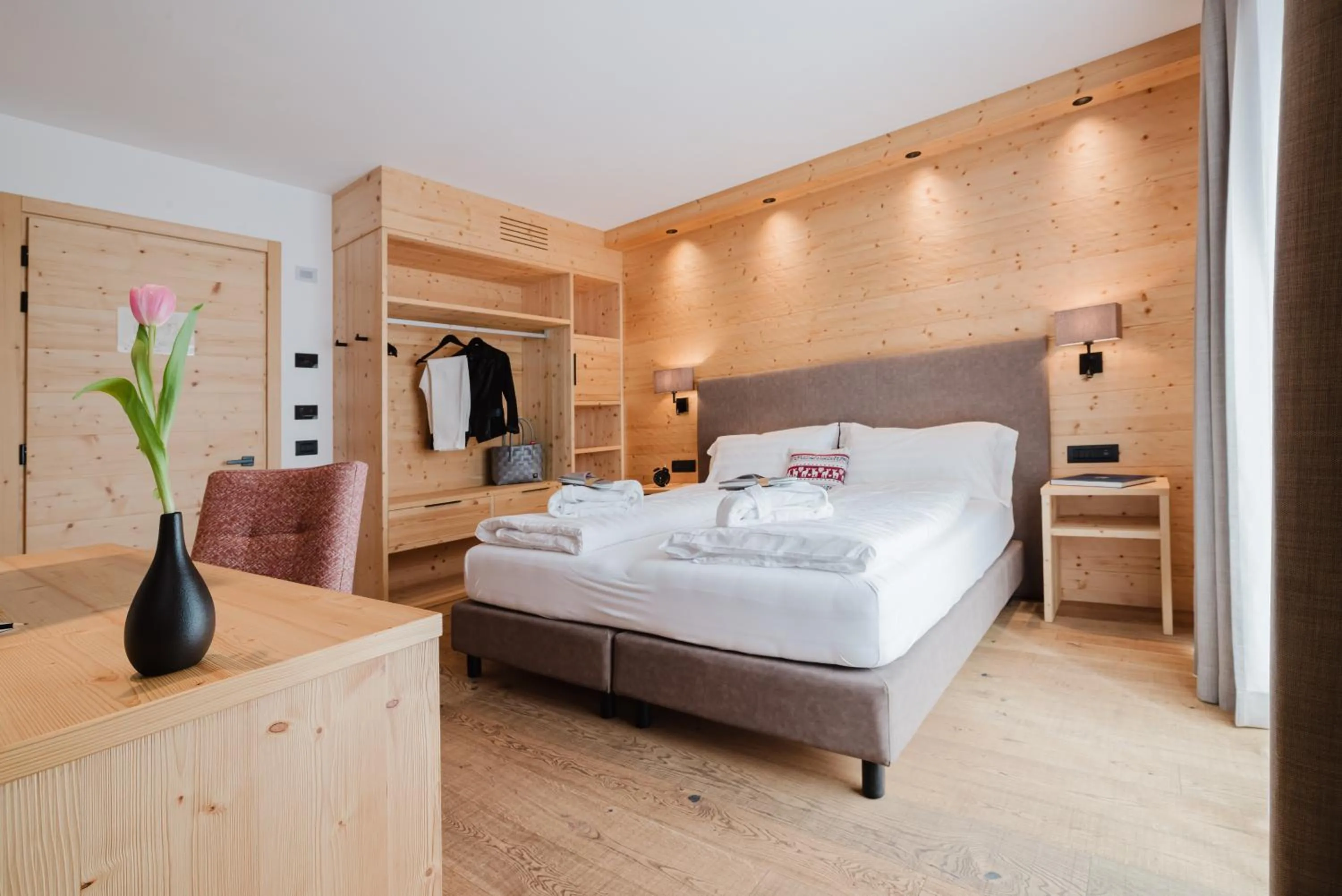 Bedroom, Bed in Hotel Li Anta Rossa - Adults Only