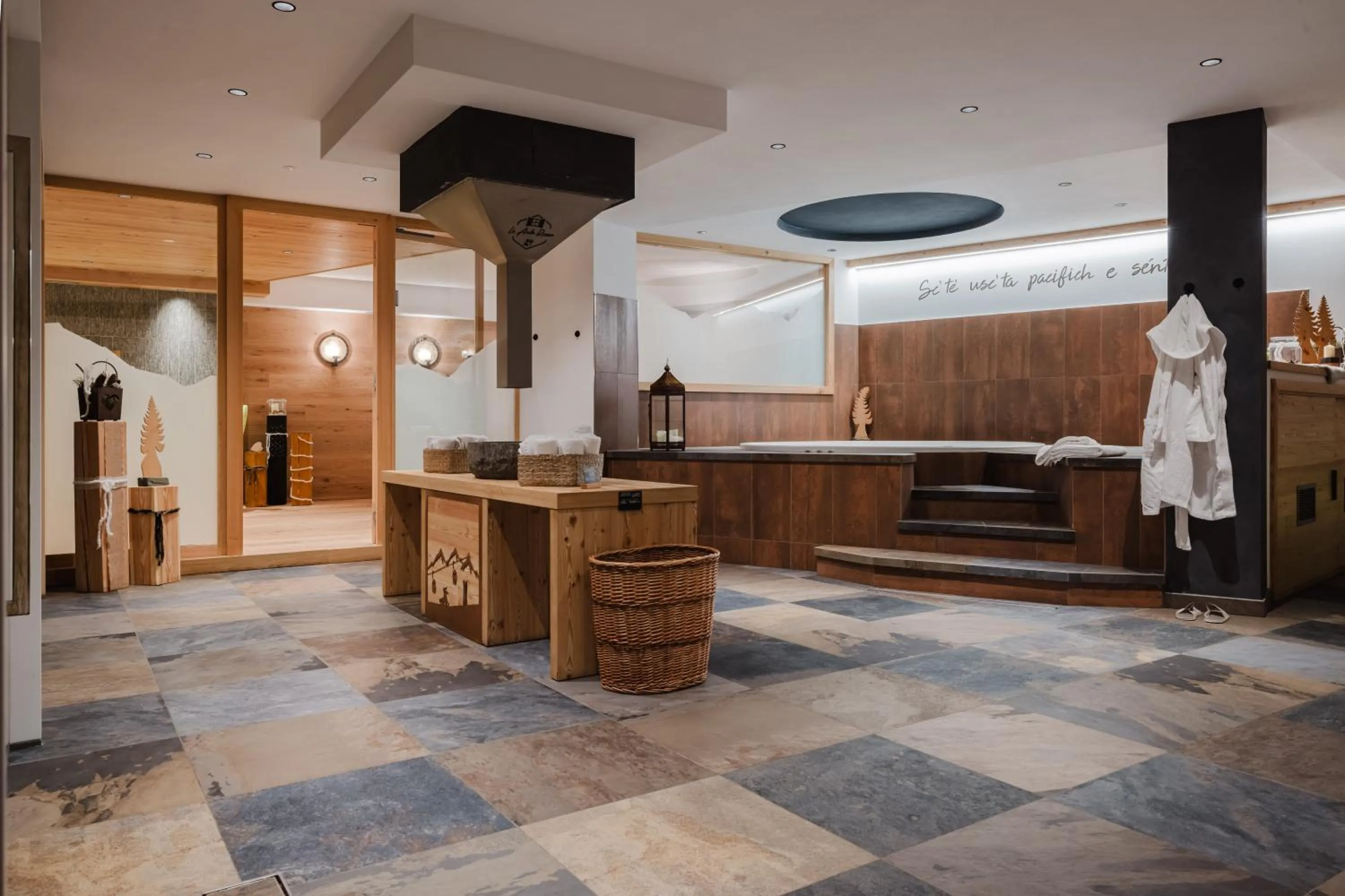 Hot Tub in Hotel Li Anta Rossa - Adults Only