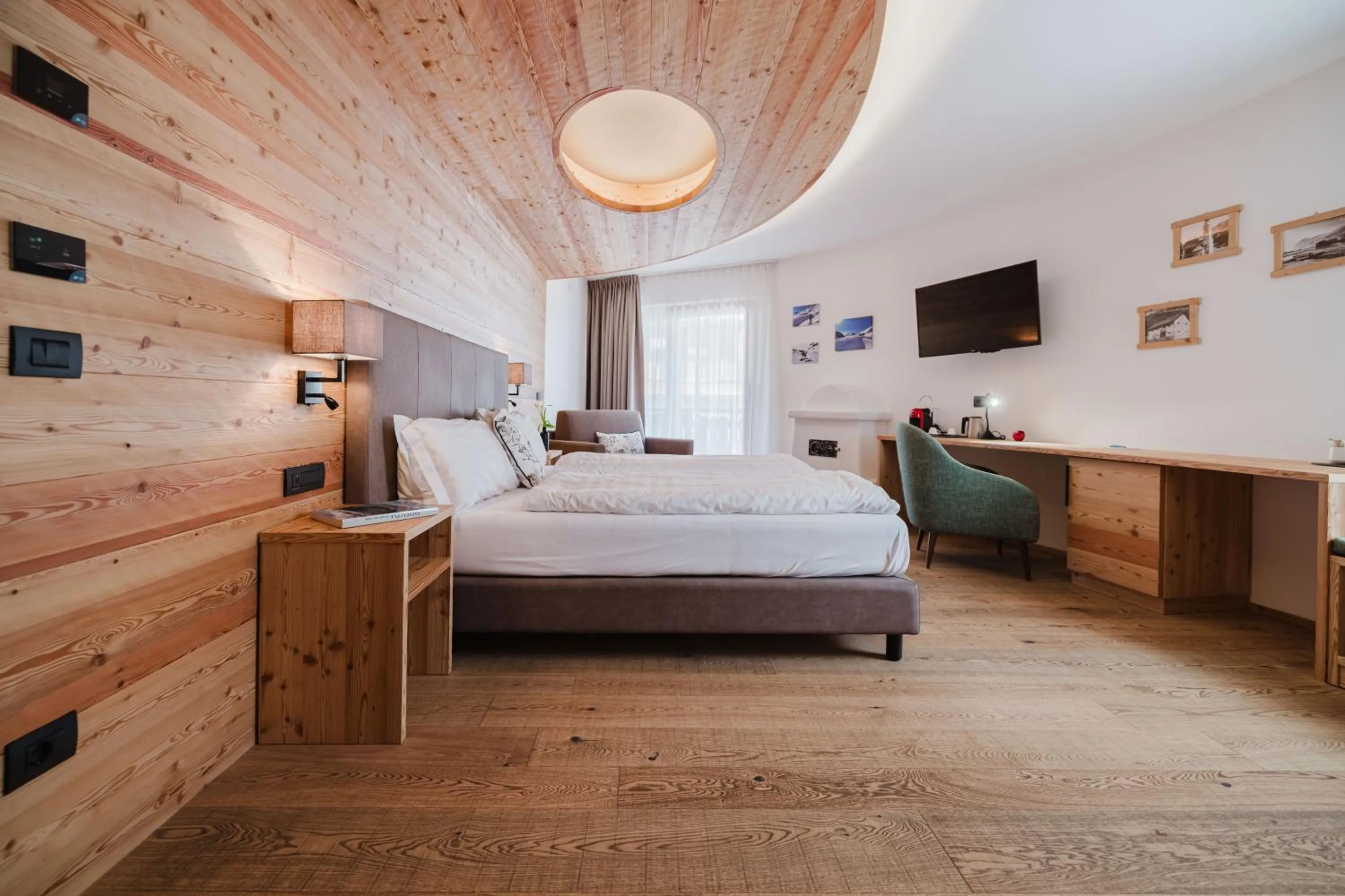 Bedroom, Bed in Hotel Li Anta Rossa - Adults Only