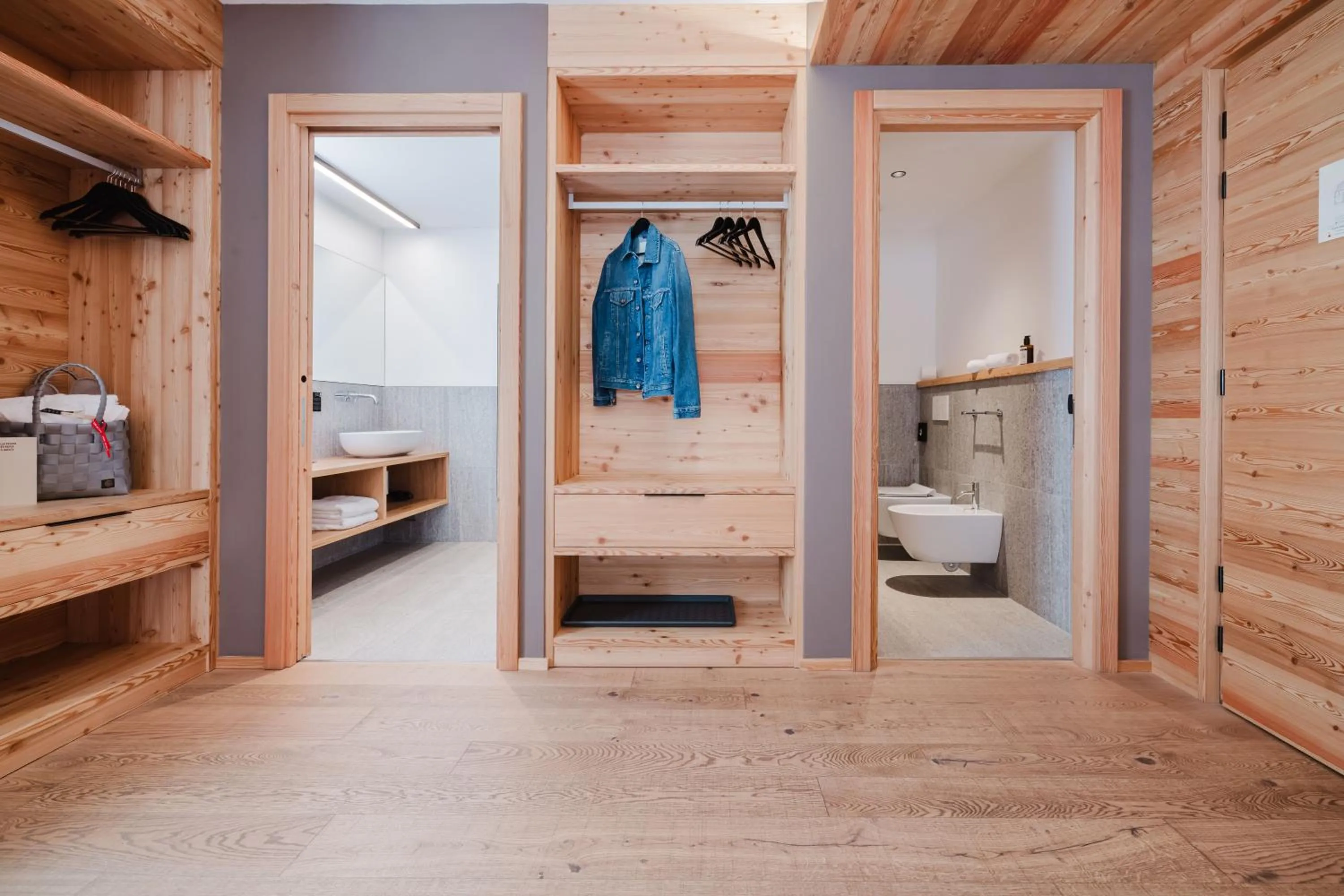 Shower, Bed in Hotel Li Anta Rossa - Adults Only