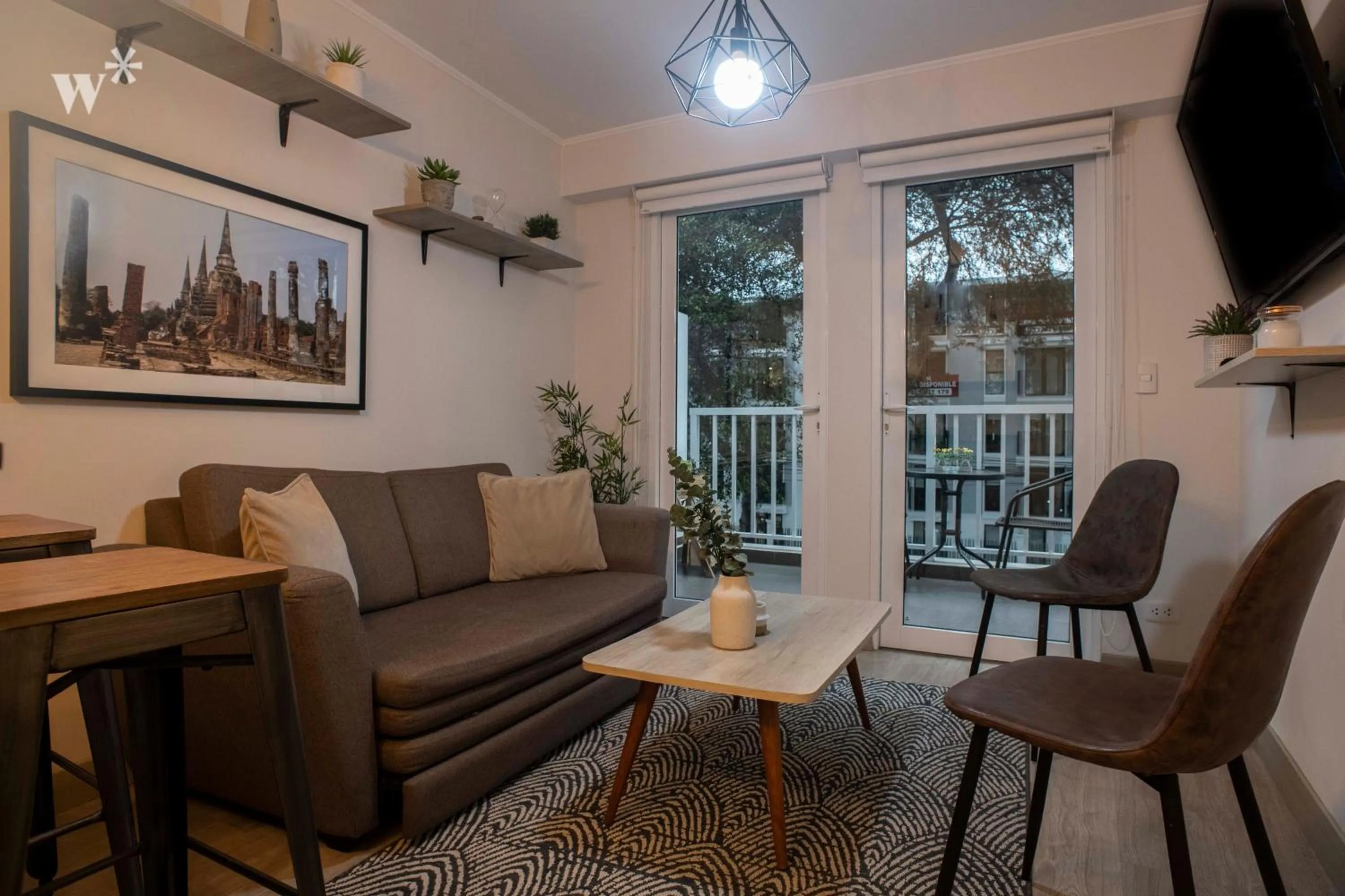 TV and multimedia in Osma by Wynwood House