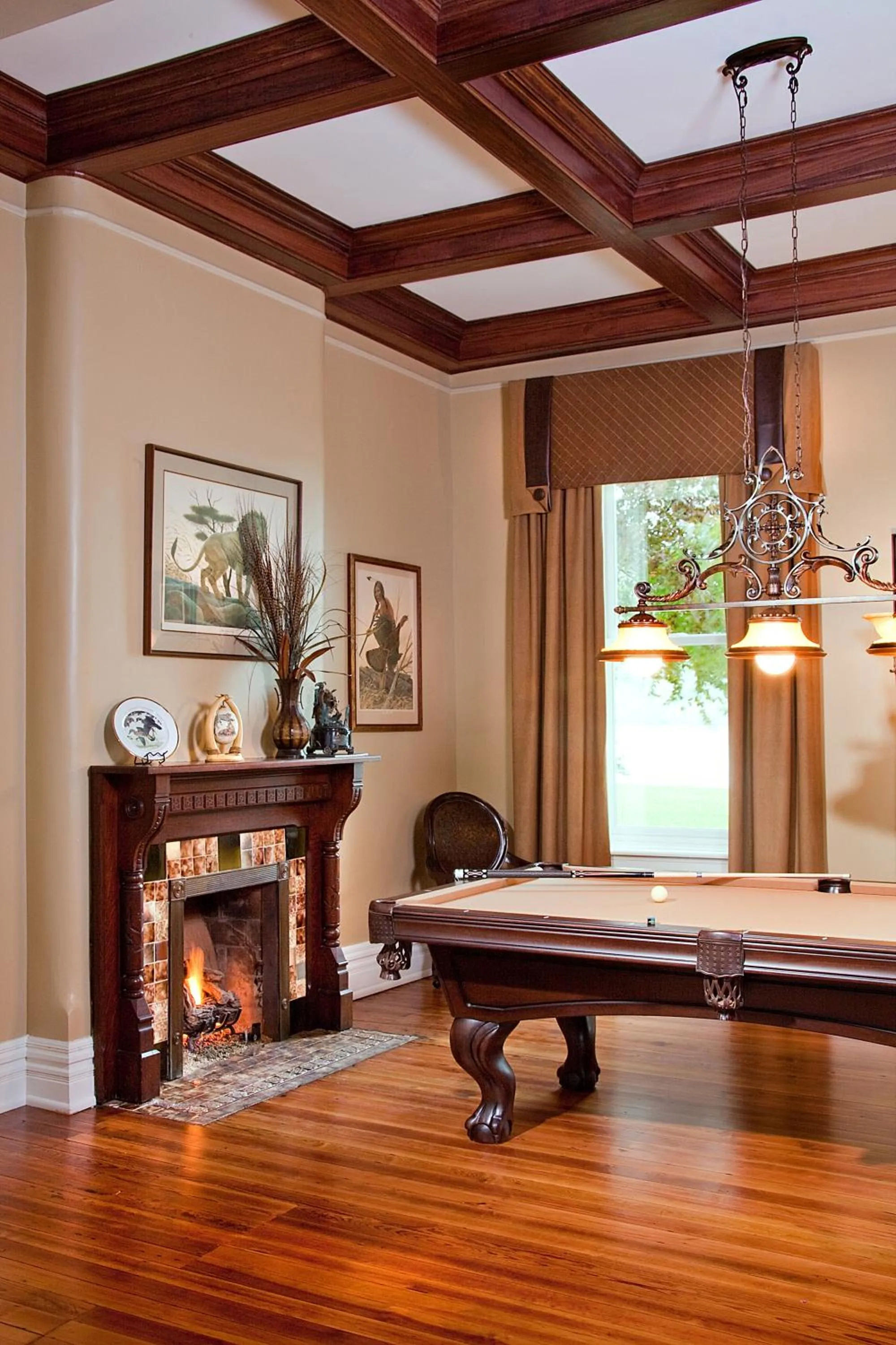 Billiard in Riverside Inn Bed and Breakfast