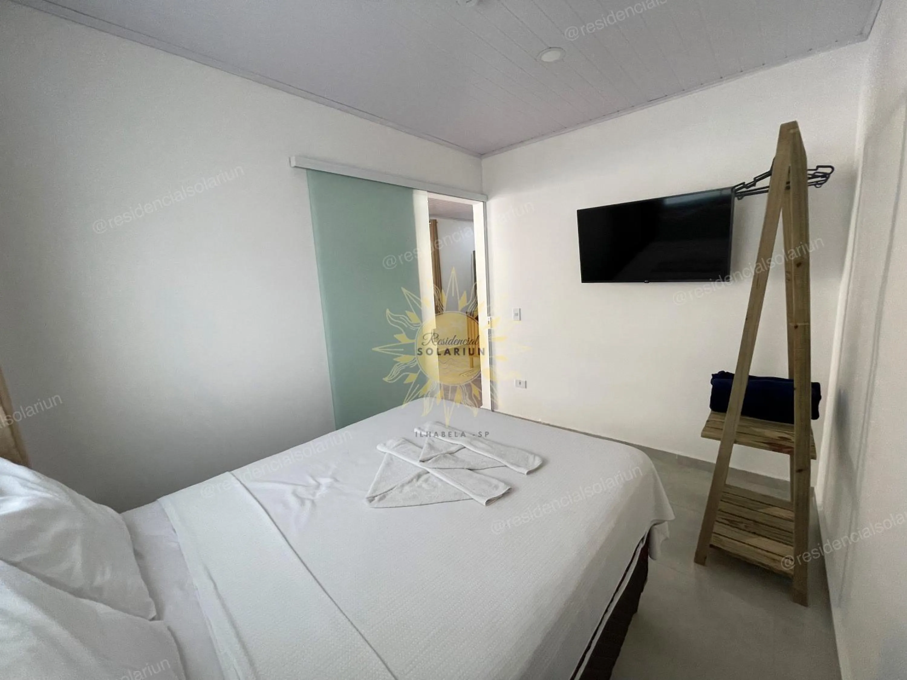 Bed in Residencial Solariun Ilhabela