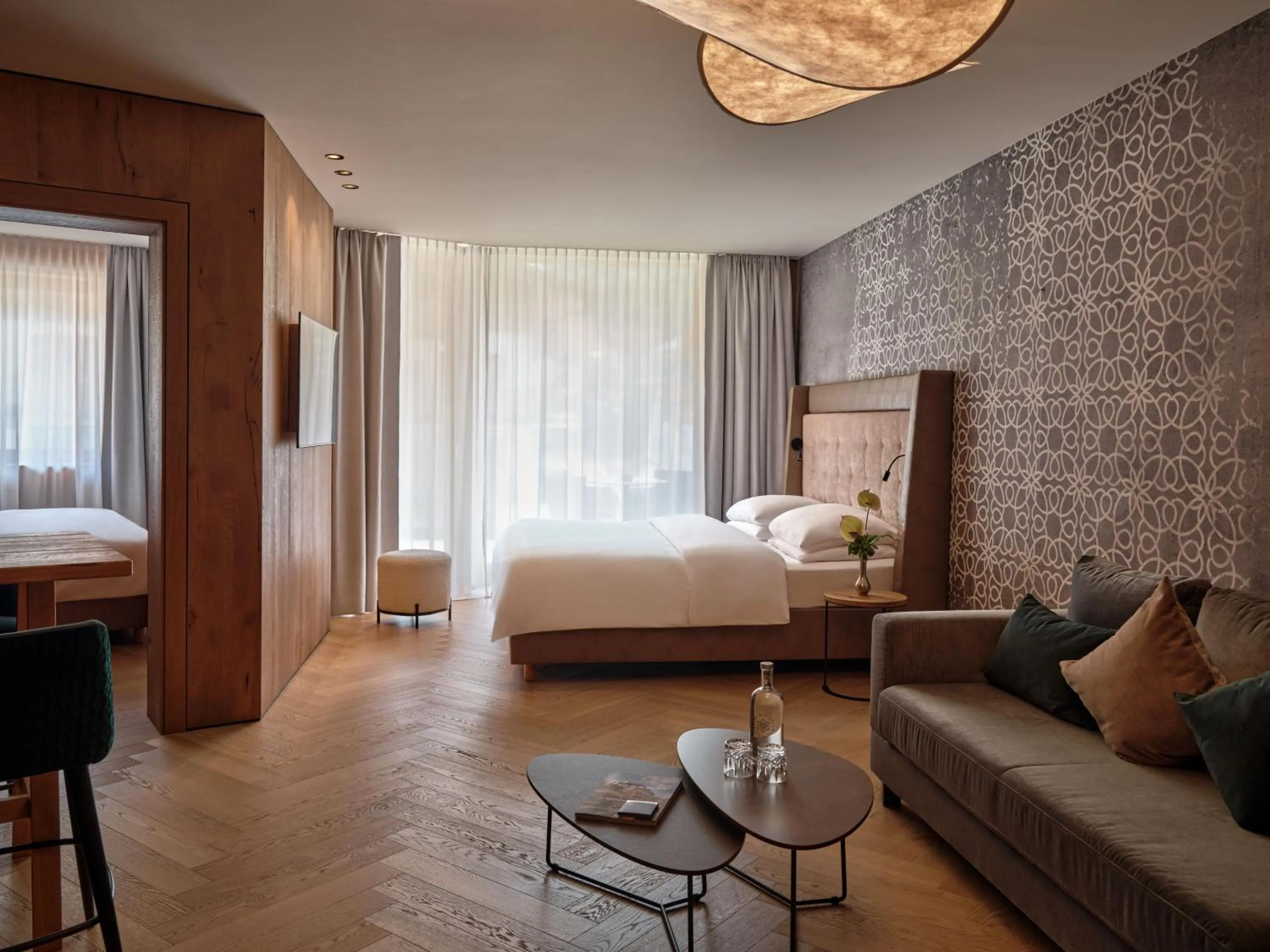 Bedroom, Bed in DAS EDELWEISS - Salzburg Mountain Resort