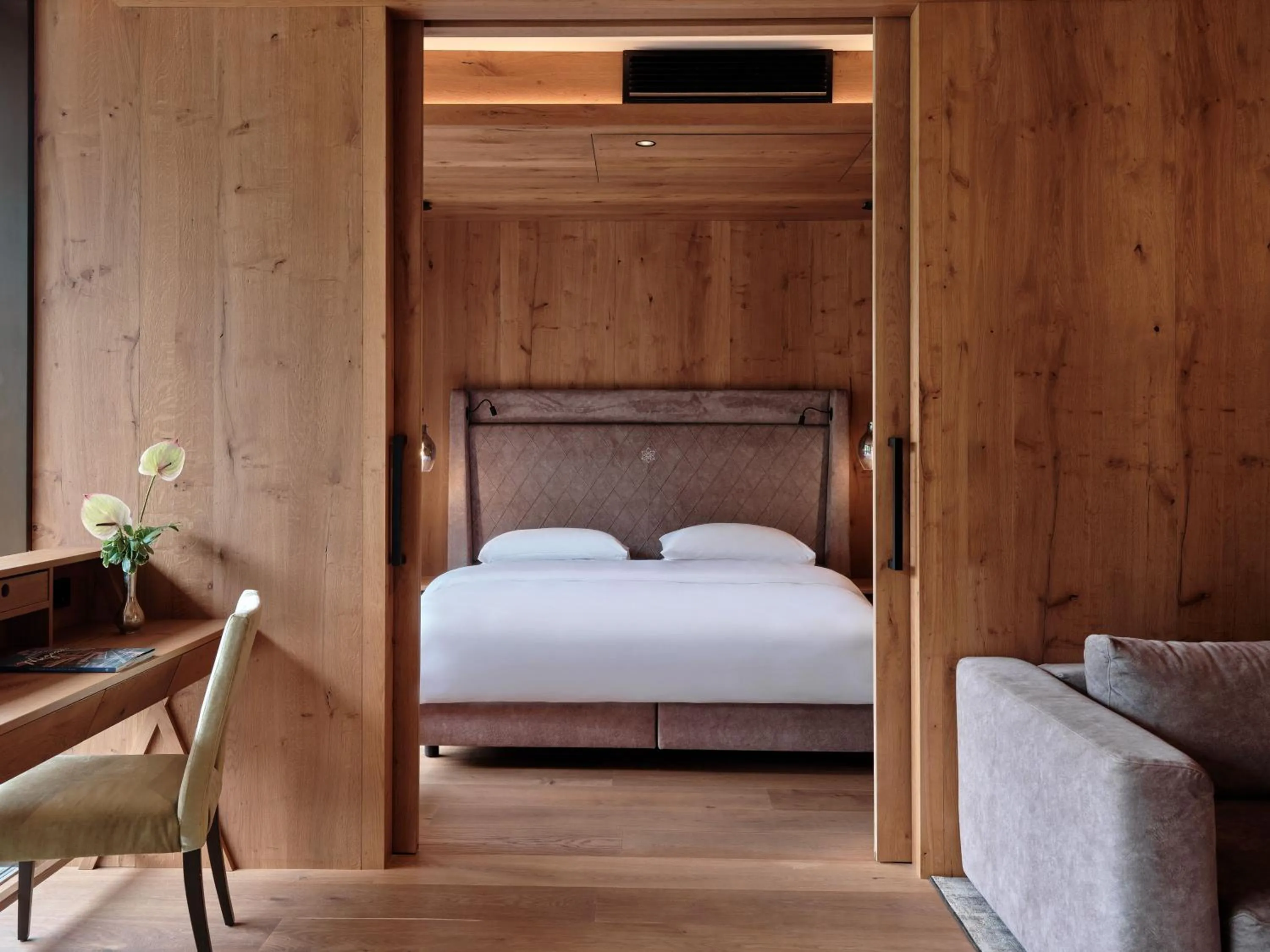 Bedroom, Bed in DAS EDELWEISS - Salzburg Mountain Resort