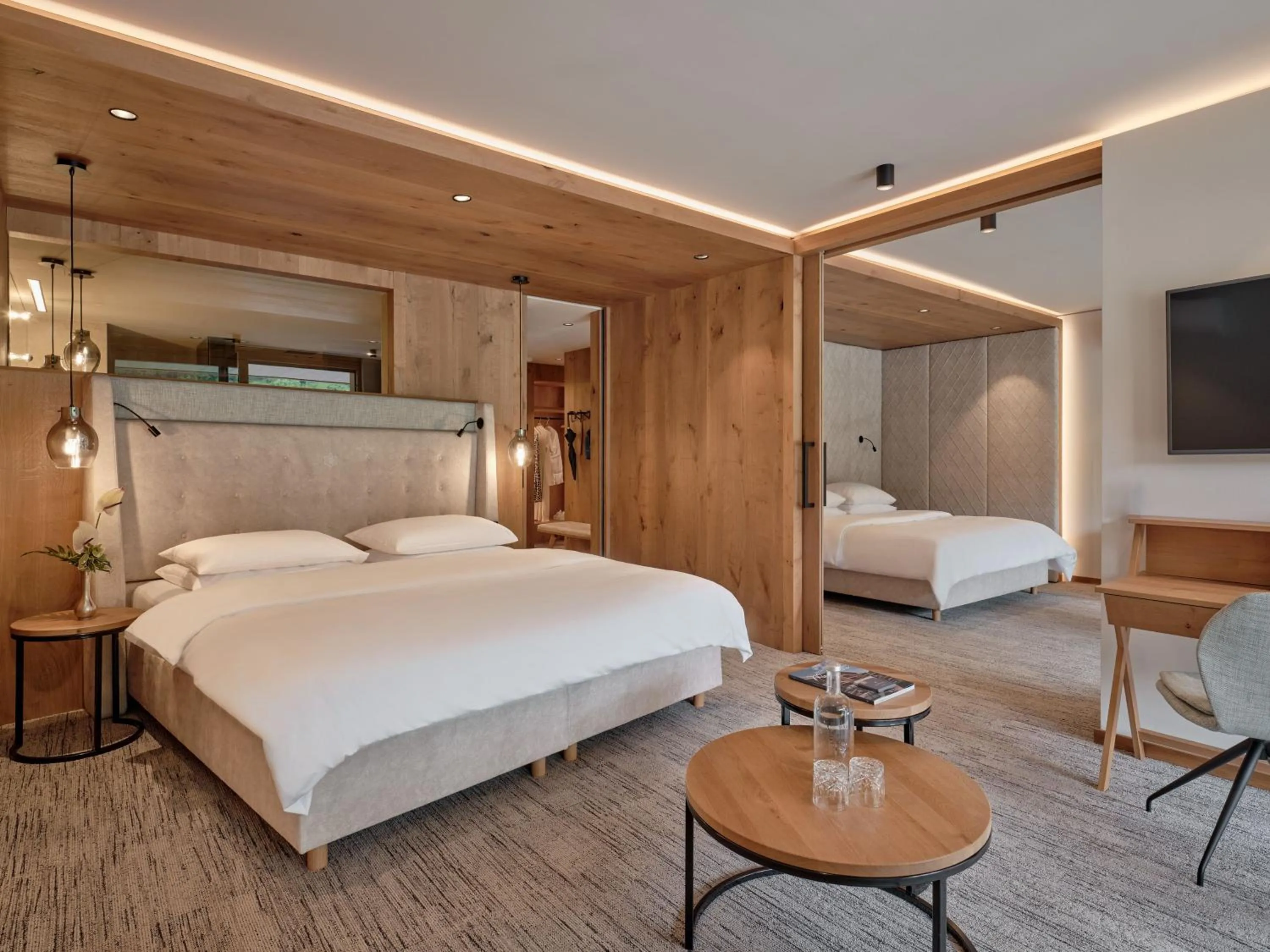 Bedroom, Bed in DAS EDELWEISS - Salzburg Mountain Resort