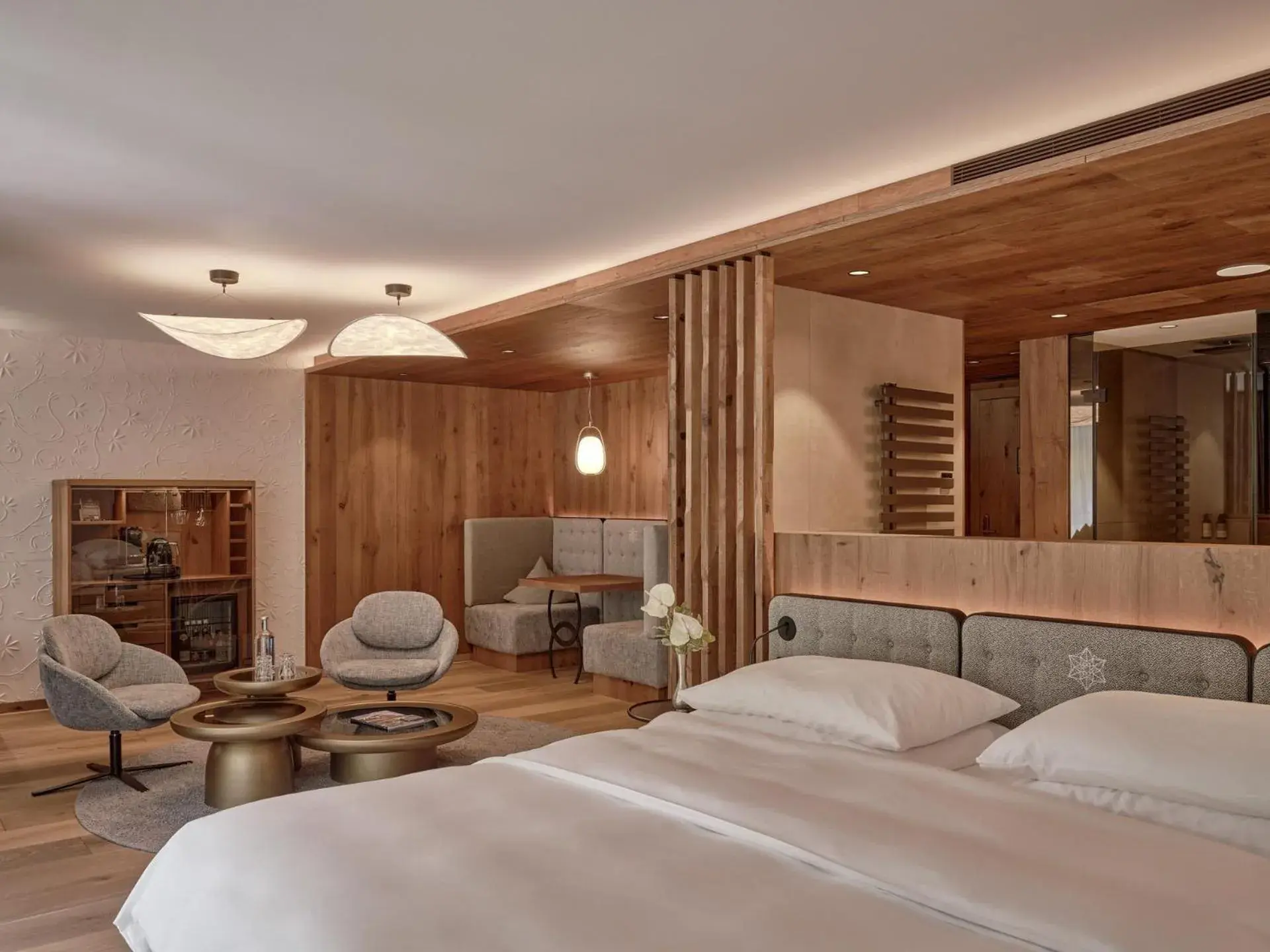 King Suite with Balcony in DAS EDELWEISS - Salzburg Mountain Resort King Suite with Balcony in DAS EDELWEISS - Salzburg Mountain Resort