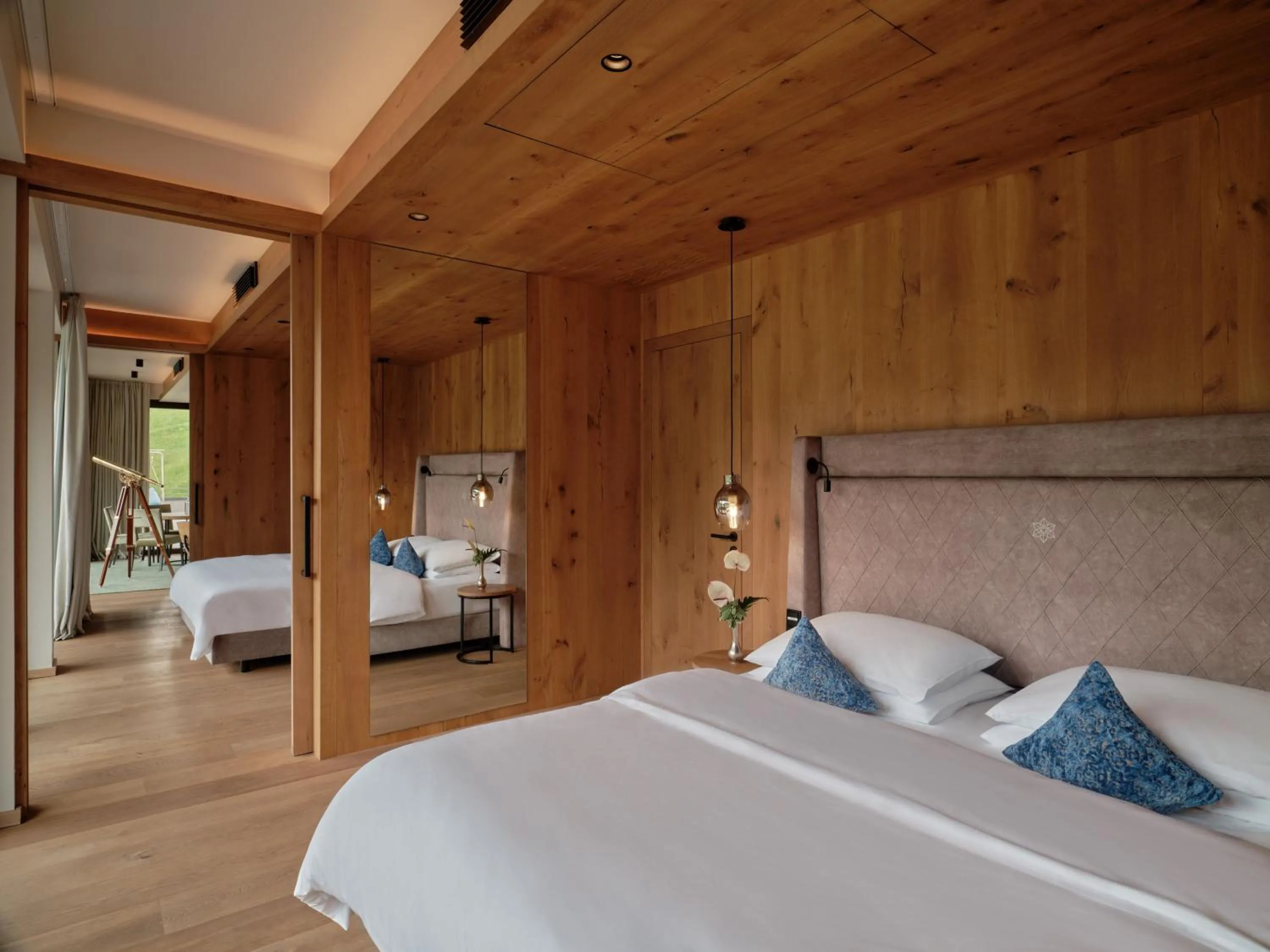 Bedroom, Bed in DAS EDELWEISS - Salzburg Mountain Resort