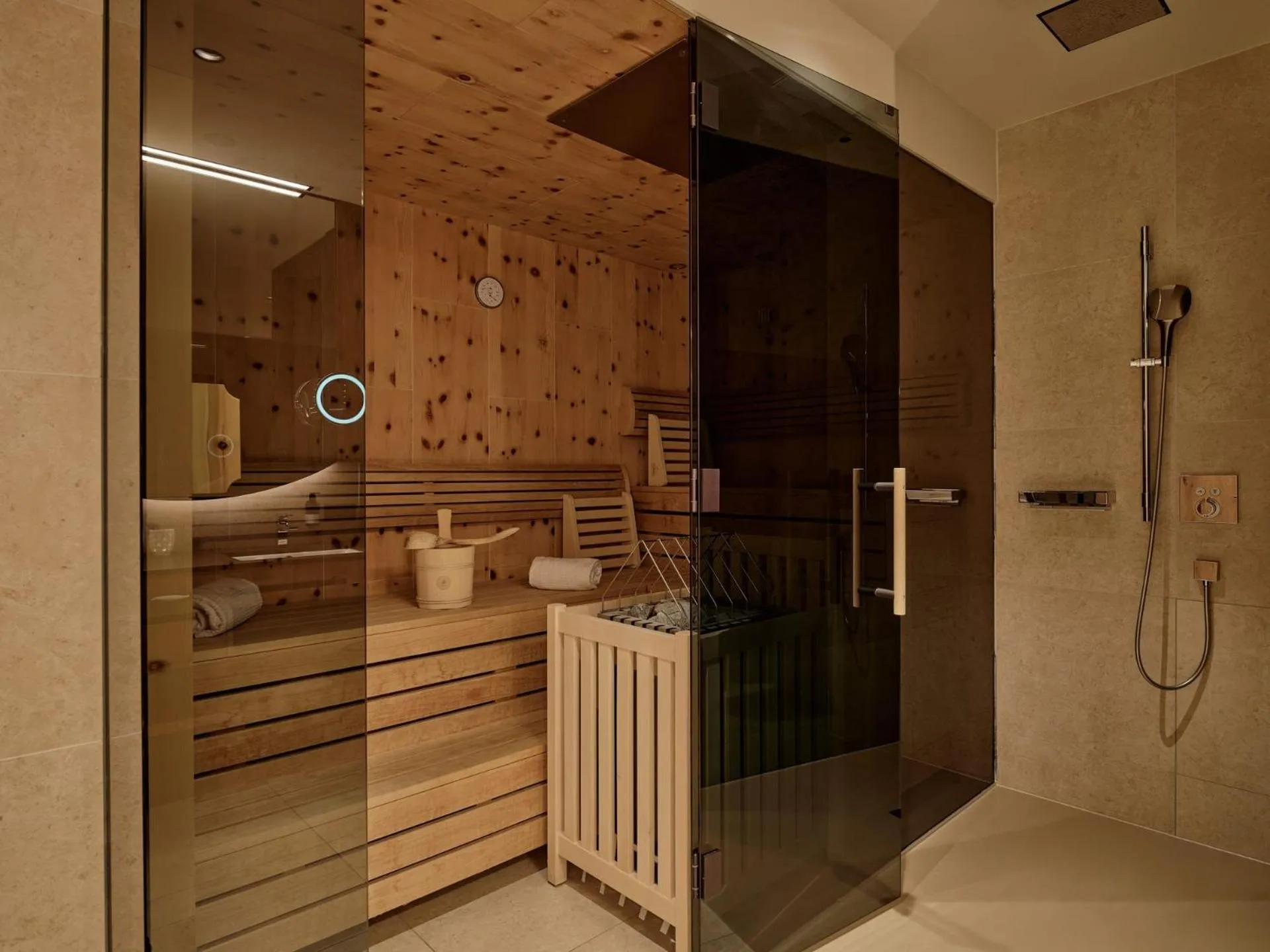 Sauna in DAS EDELWEISS - Salzburg Mountain Resort