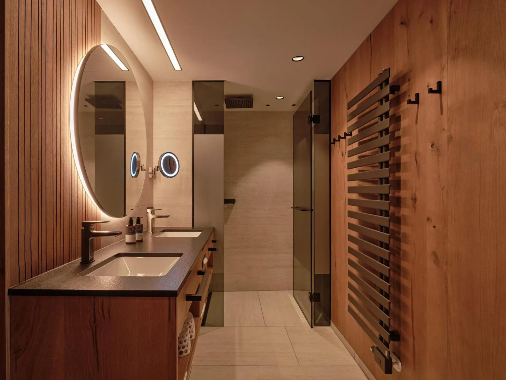 Shower in DAS EDELWEISS - Salzburg Mountain Resort