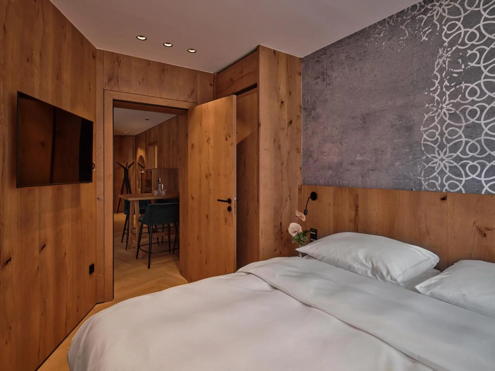 Bedroom, Bed in DAS EDELWEISS - Salzburg Mountain Resort