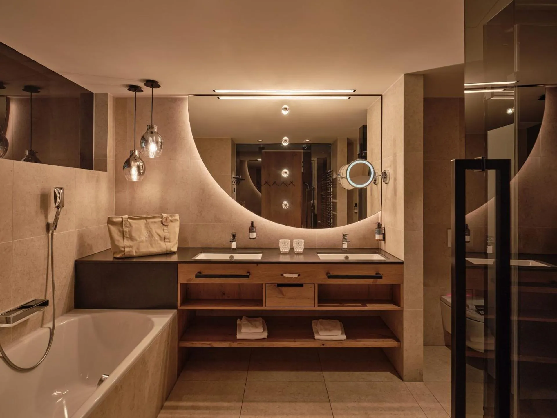 Bathroom in DAS EDELWEISS - Salzburg Mountain Resort