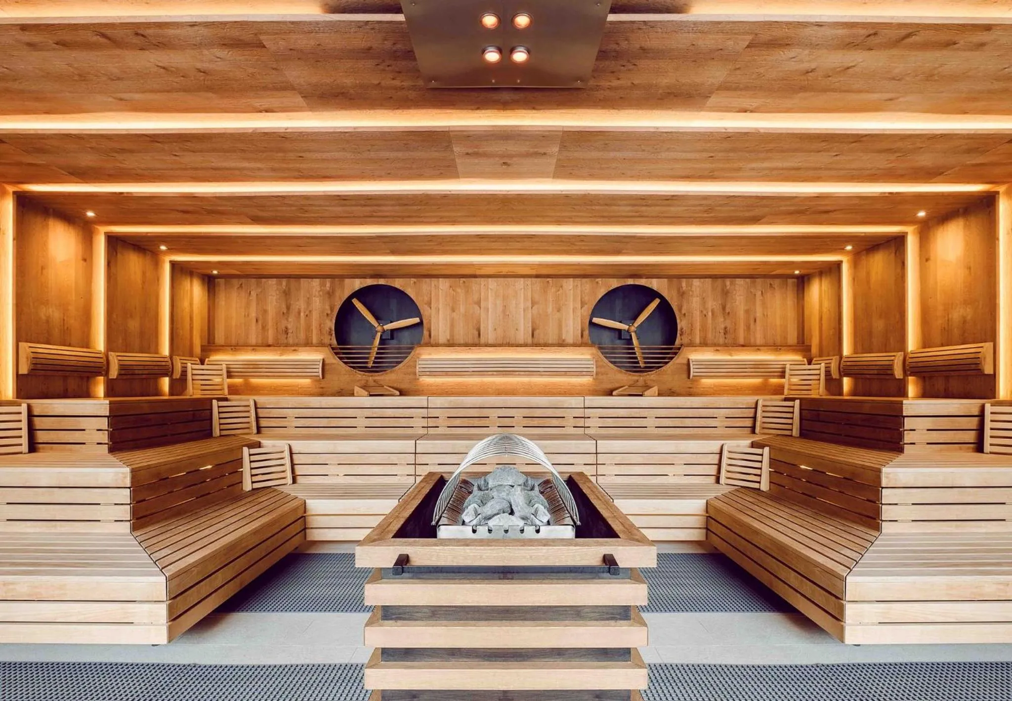 Sauna in DAS EDELWEISS - Salzburg Mountain Resort
