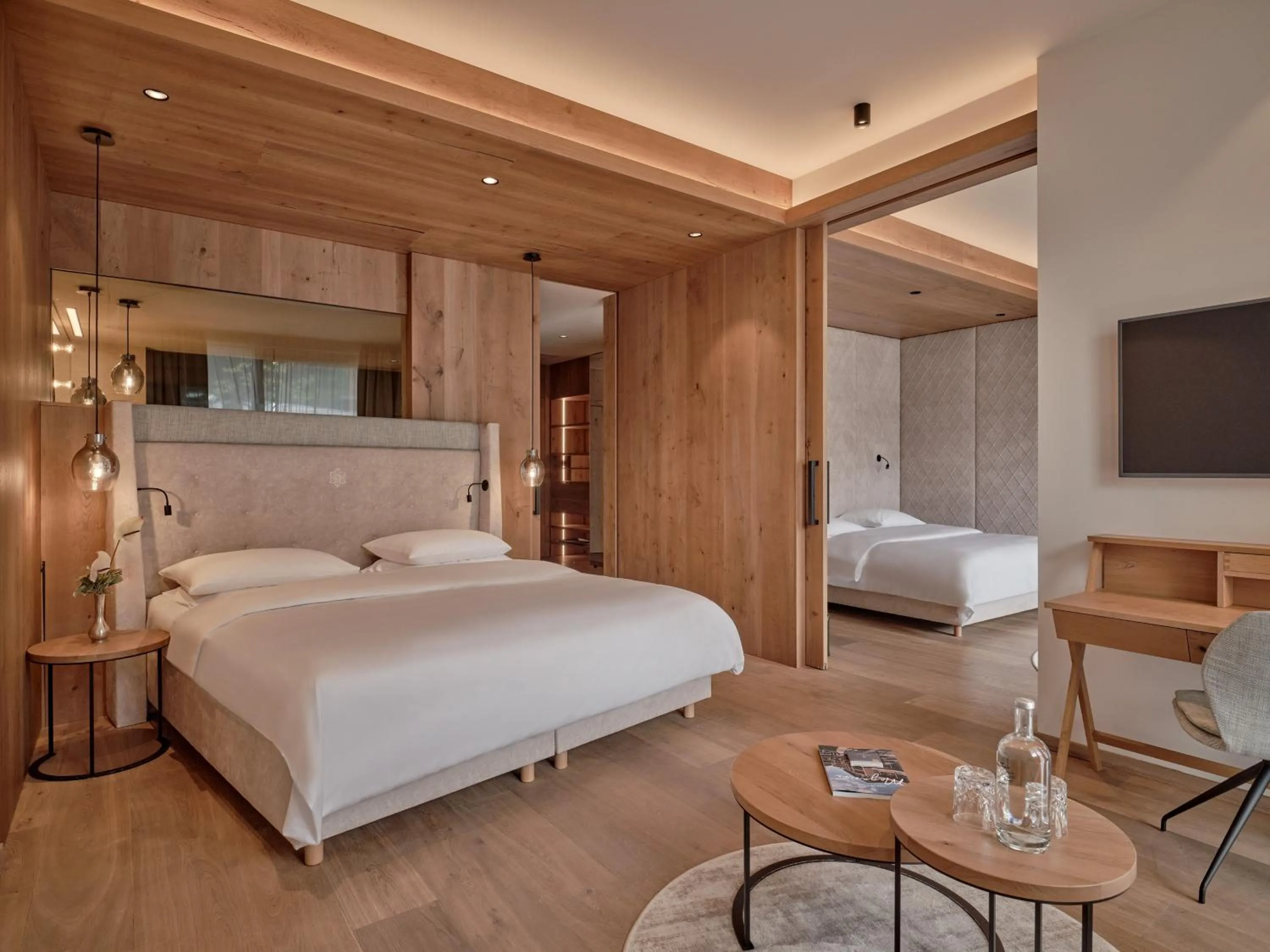 Bedroom, Bed in DAS EDELWEISS - Salzburg Mountain Resort