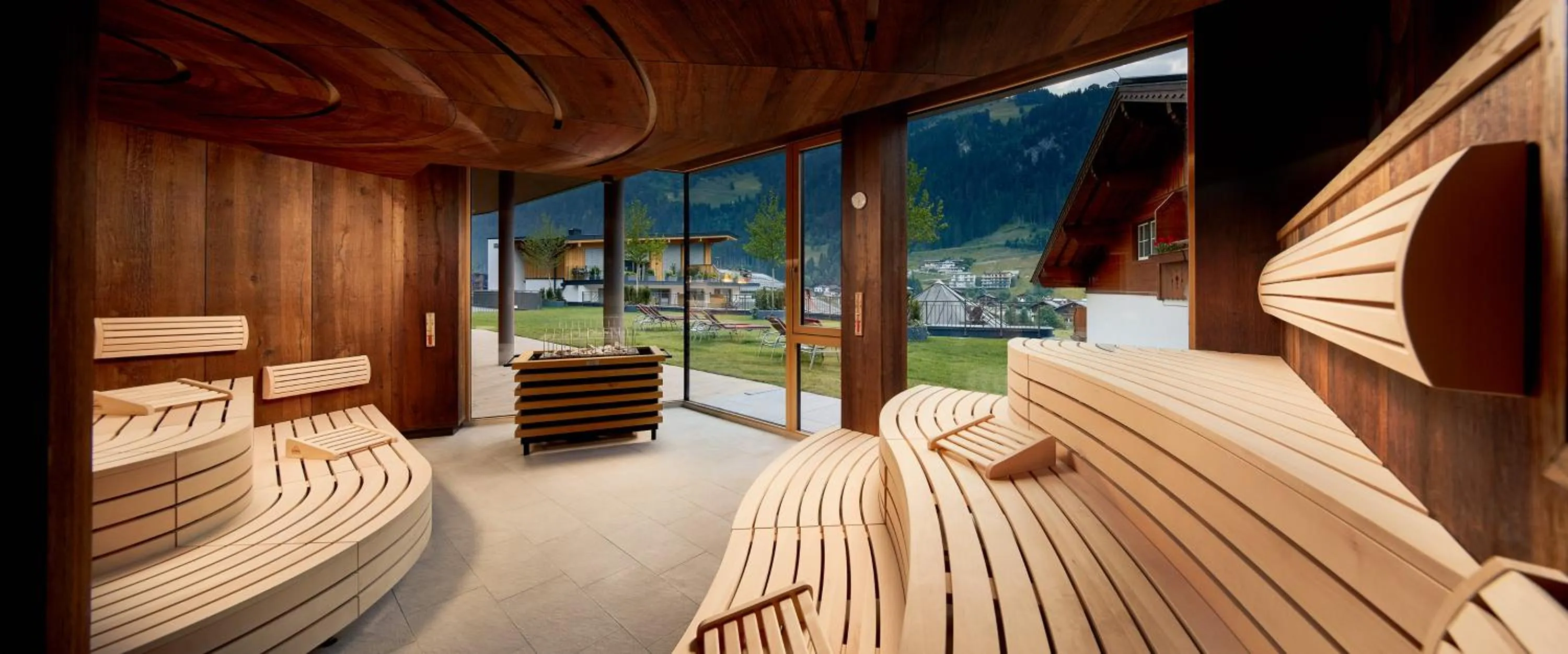 Sauna in DAS EDELWEISS - Salzburg Mountain Resort