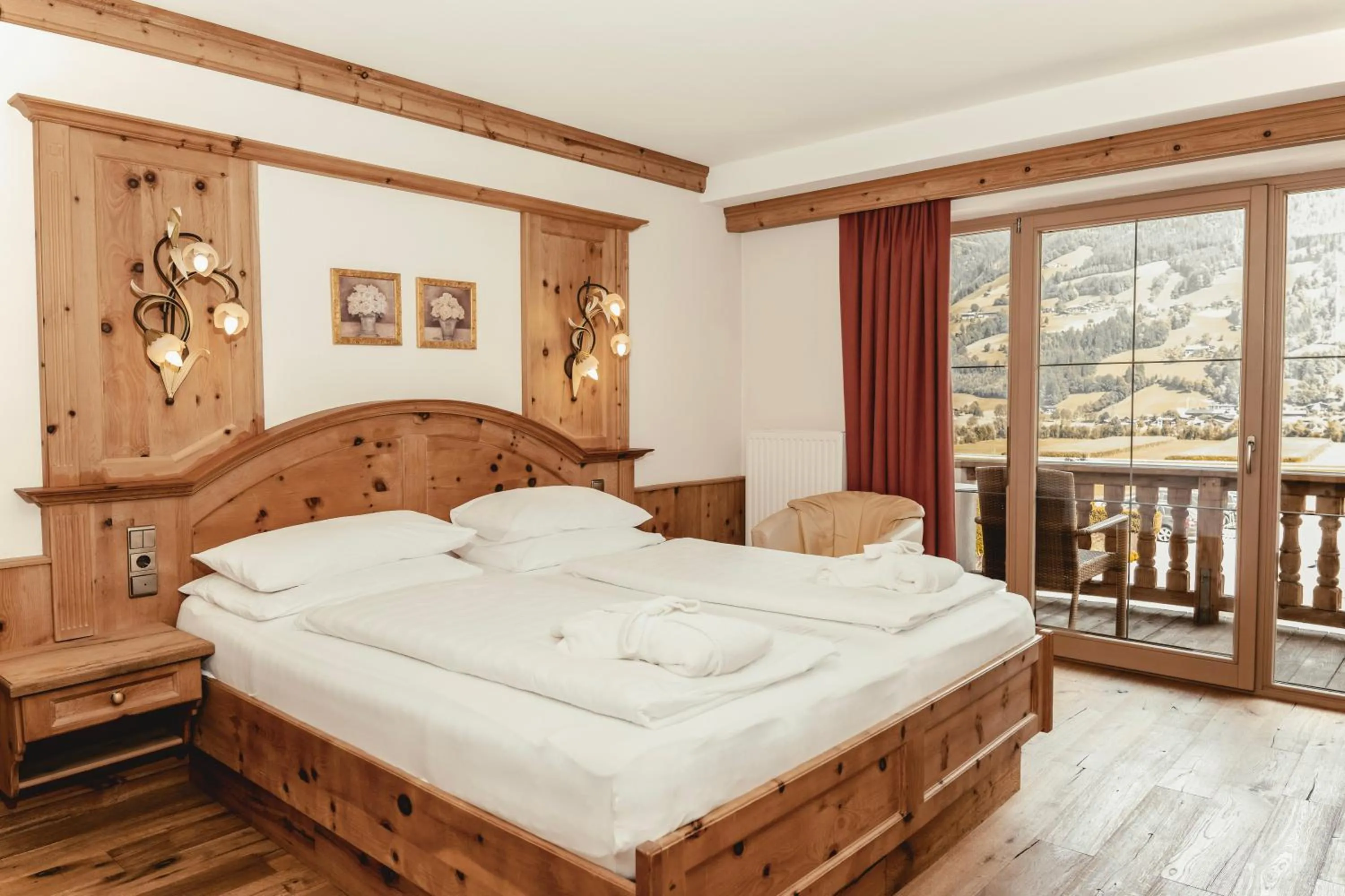 Bed in HELD - Hotel & Spa , 4 Sterne Superior, Zillertal