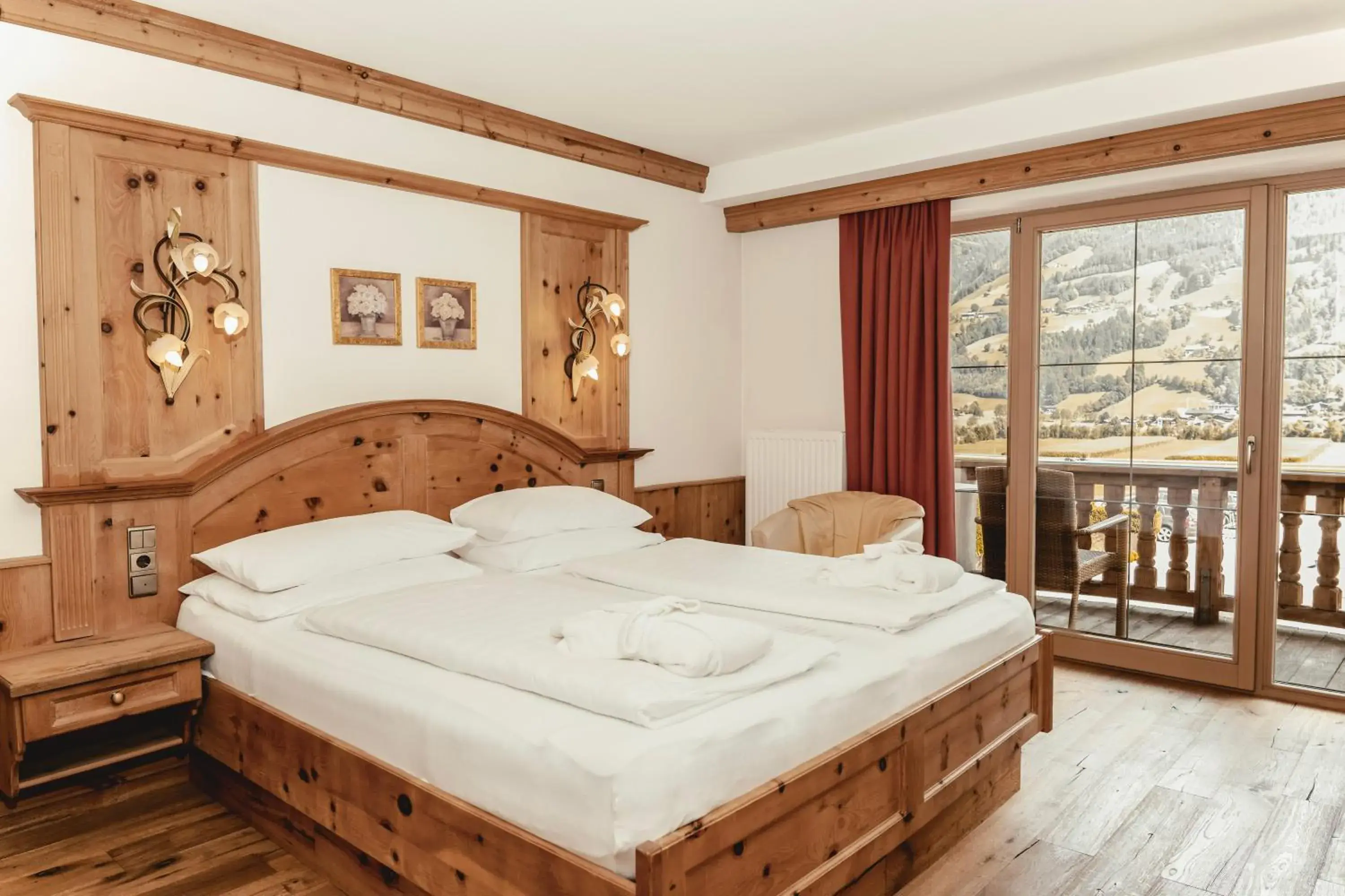 Deluxe Double Room - single occupancy in HELD - Hotel & Spa , 4 Sterne Superior, Zillertal Deluxe Double Room - single occupancy in HELD - Hotel & Spa , 4 Sterne Superior, Zillertal