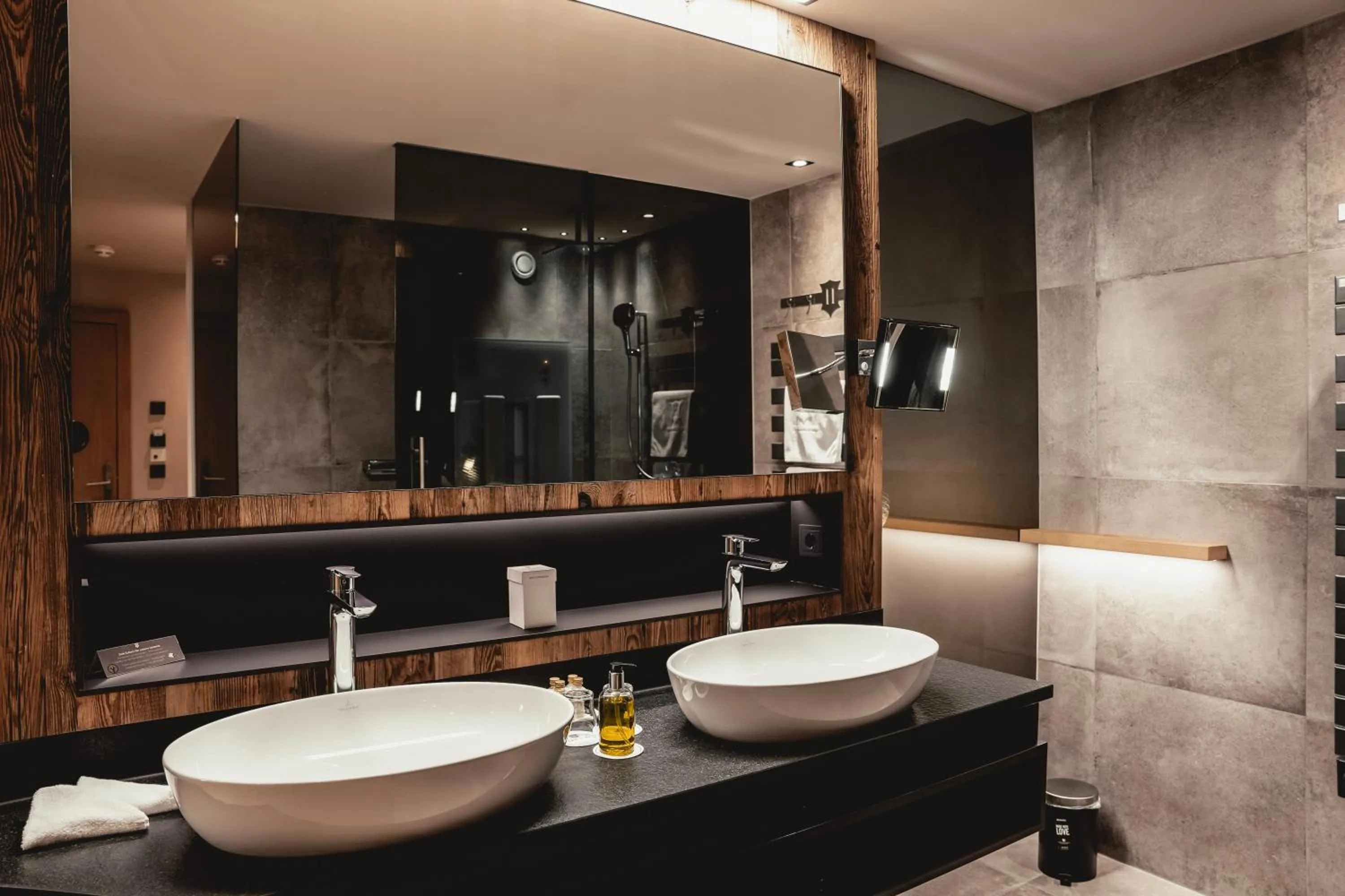 Bathroom in HELD - Hotel & Spa , 4 Sterne Superior, Zillertal