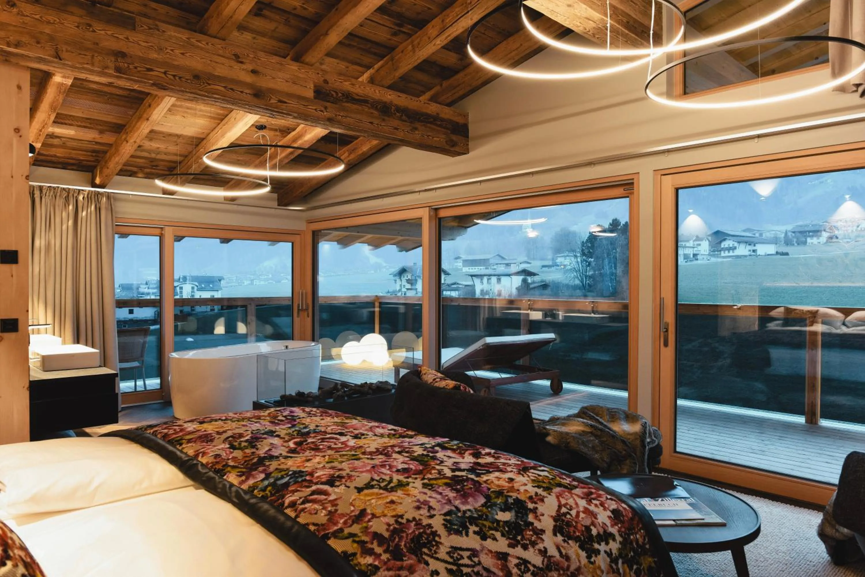 Photo of the whole room, Bed in HELD - Hotel & Spa , 4 Sterne Superior, Zillertal