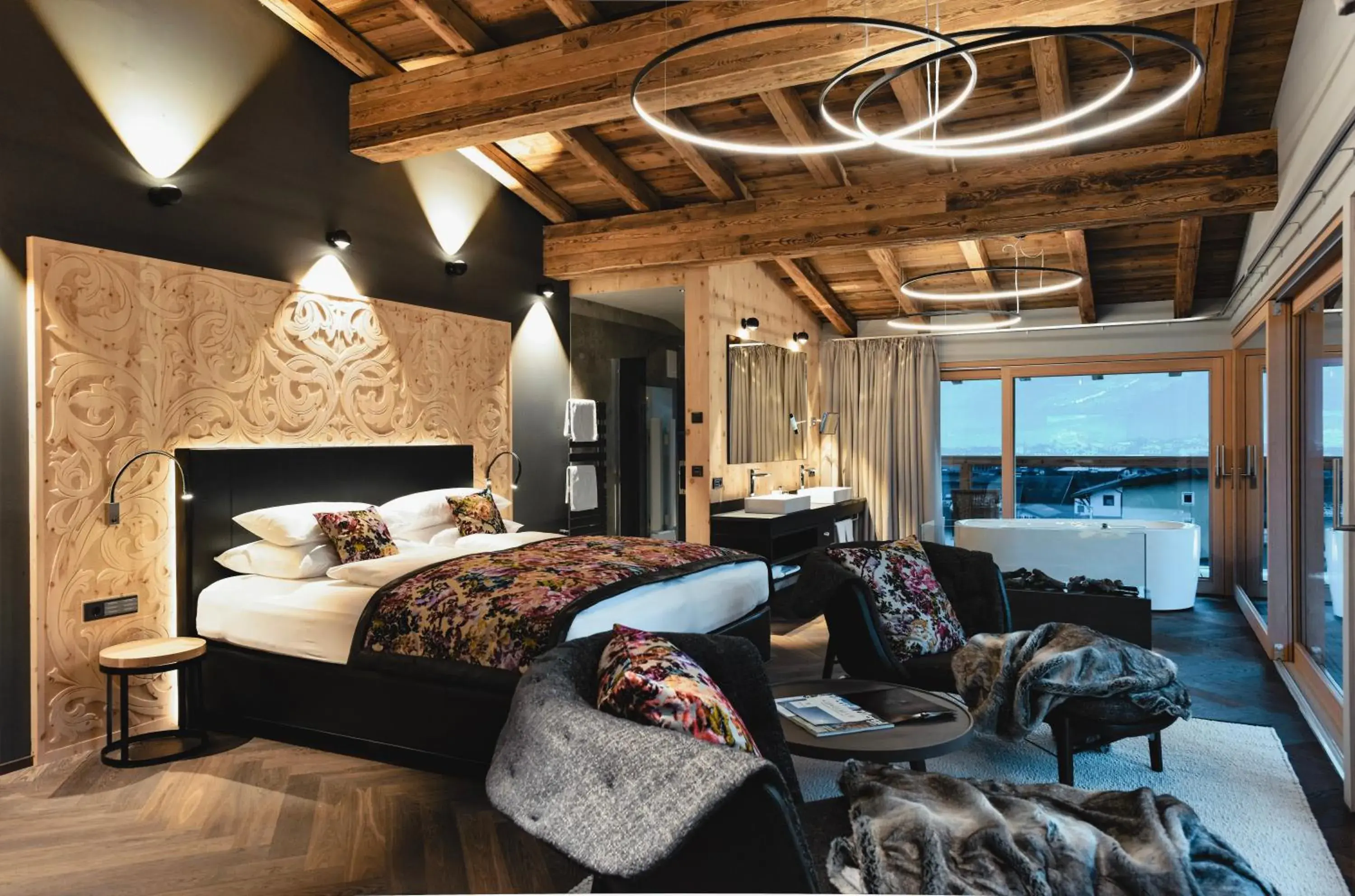 Deluxe Suite with Sauna and Whirlpool in HELD - Hotel & Spa , 4 Sterne Superior, Zillertal Deluxe Suite with Sauna and Whirlpool in HELD - Hotel & Spa , 4 Sterne Superior, Zillertal