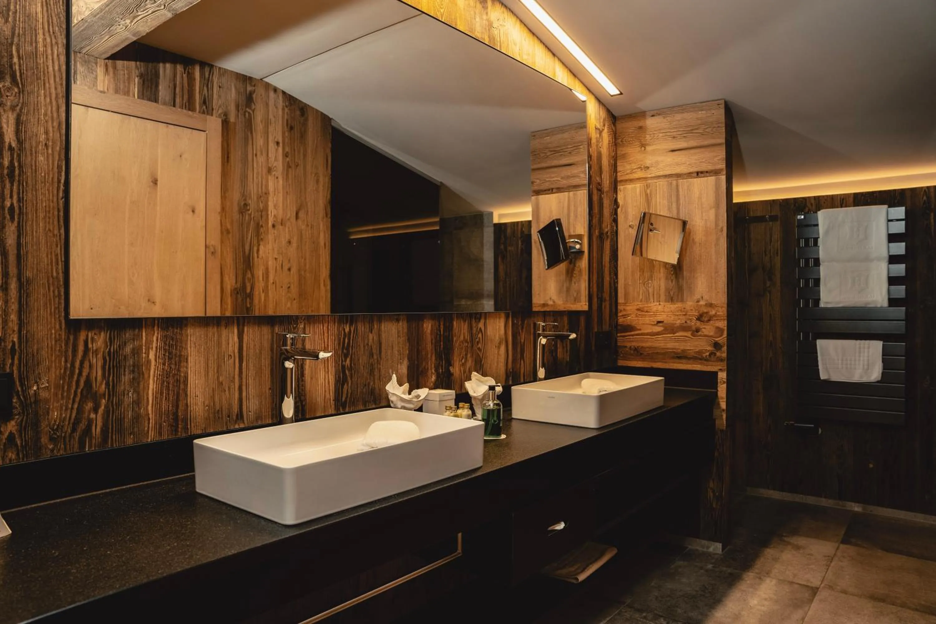 Bathroom in HELD - Hotel & Spa , 4 Sterne Superior, Zillertal