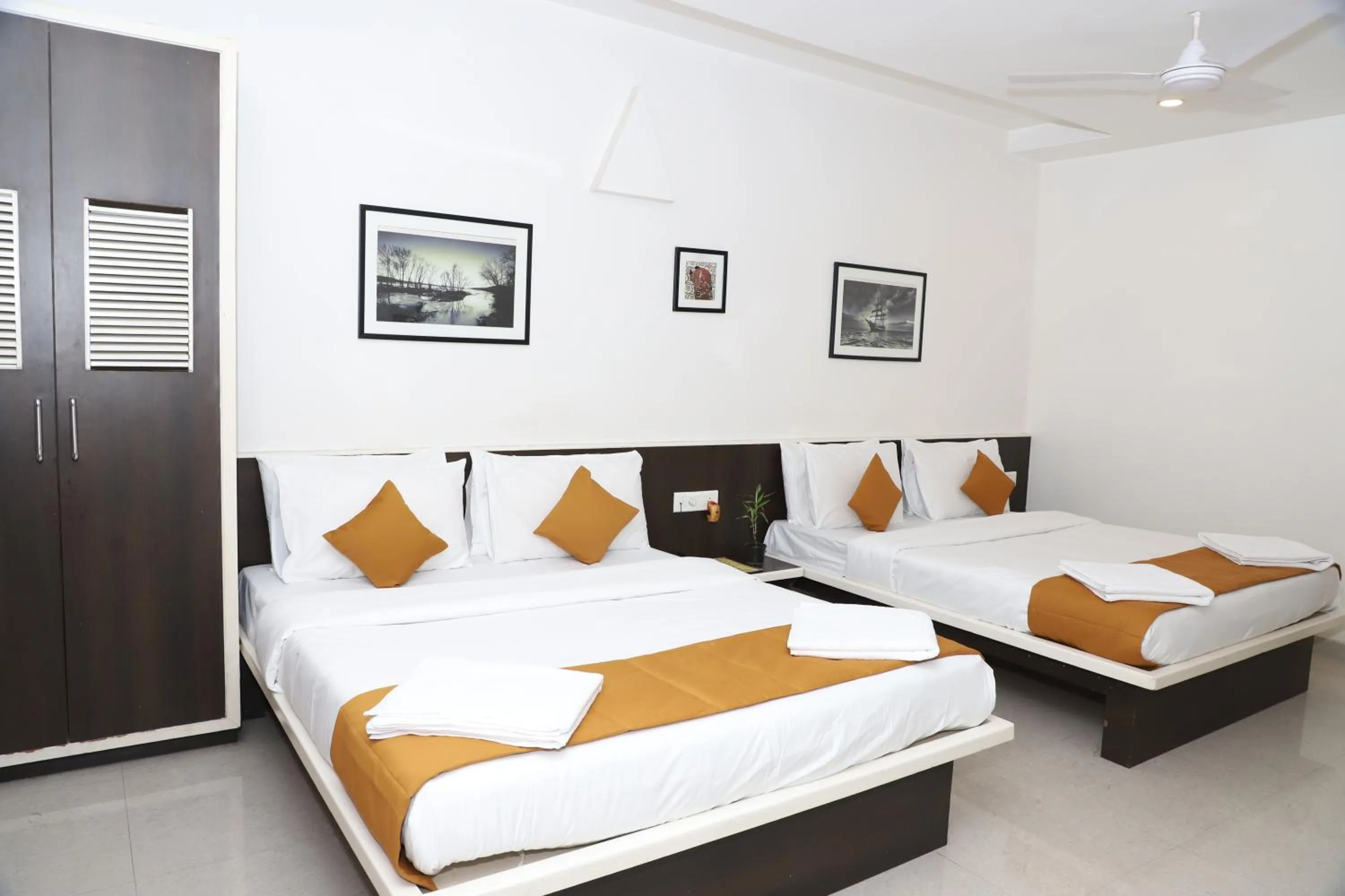 Bed in Hotel Sai Bansi