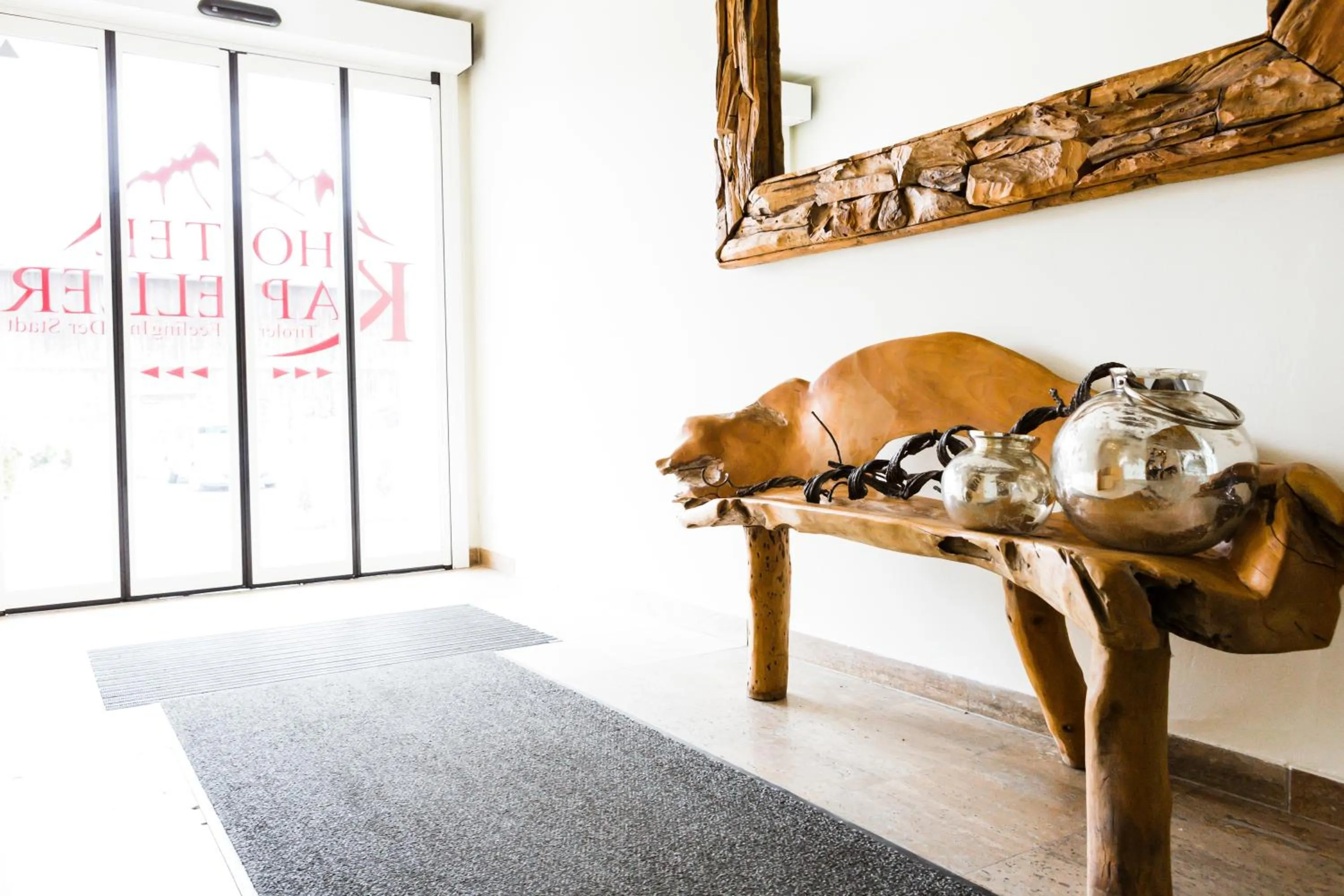 Facade/entrance in Hotel Kapeller Innsbruck