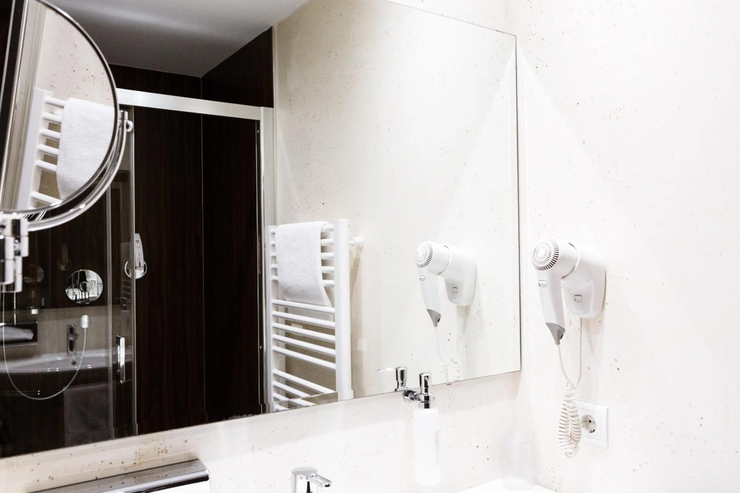 Bathroom in Hotel Kapeller Innsbruck