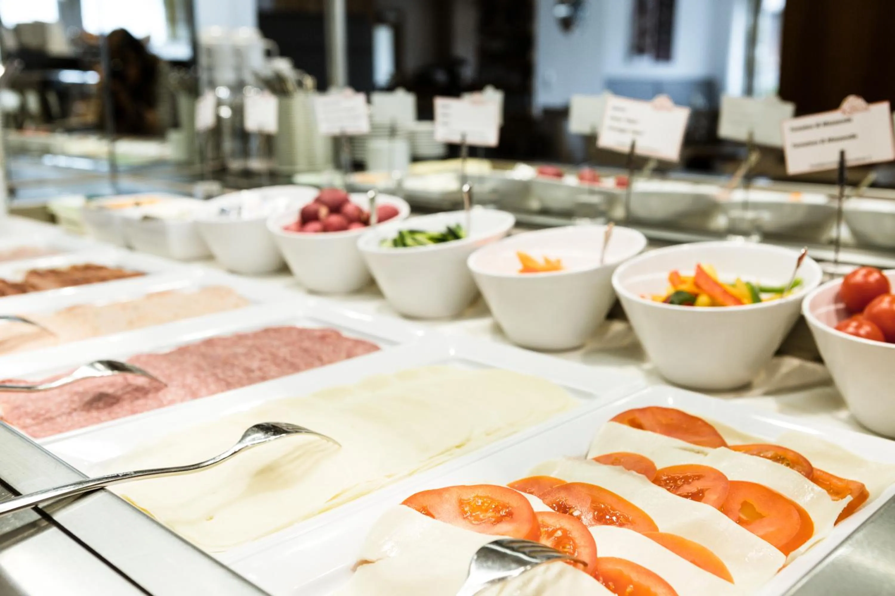 Buffet breakfast in Hotel Kapeller Innsbruck