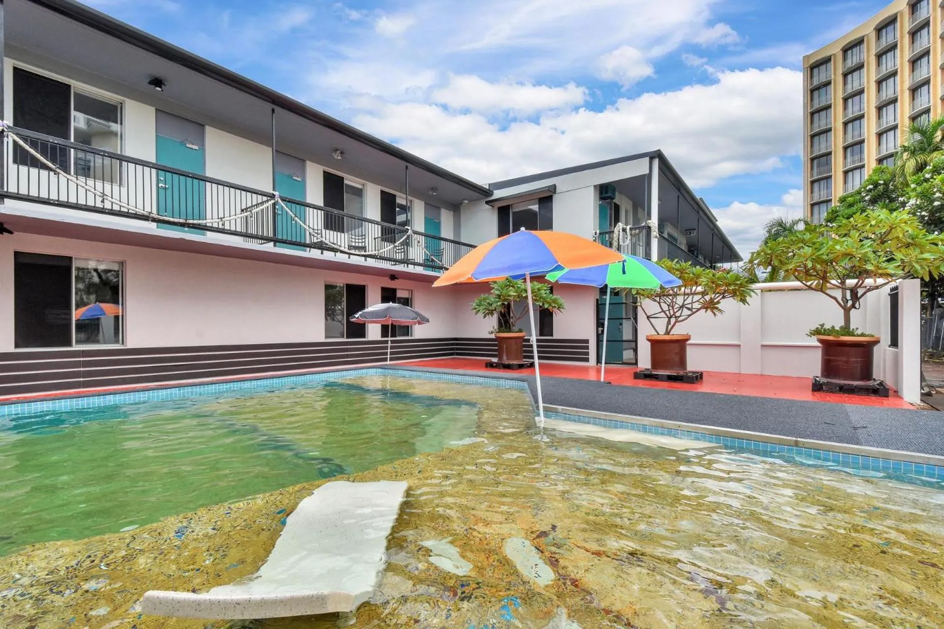 Swimming pool in Capitanos