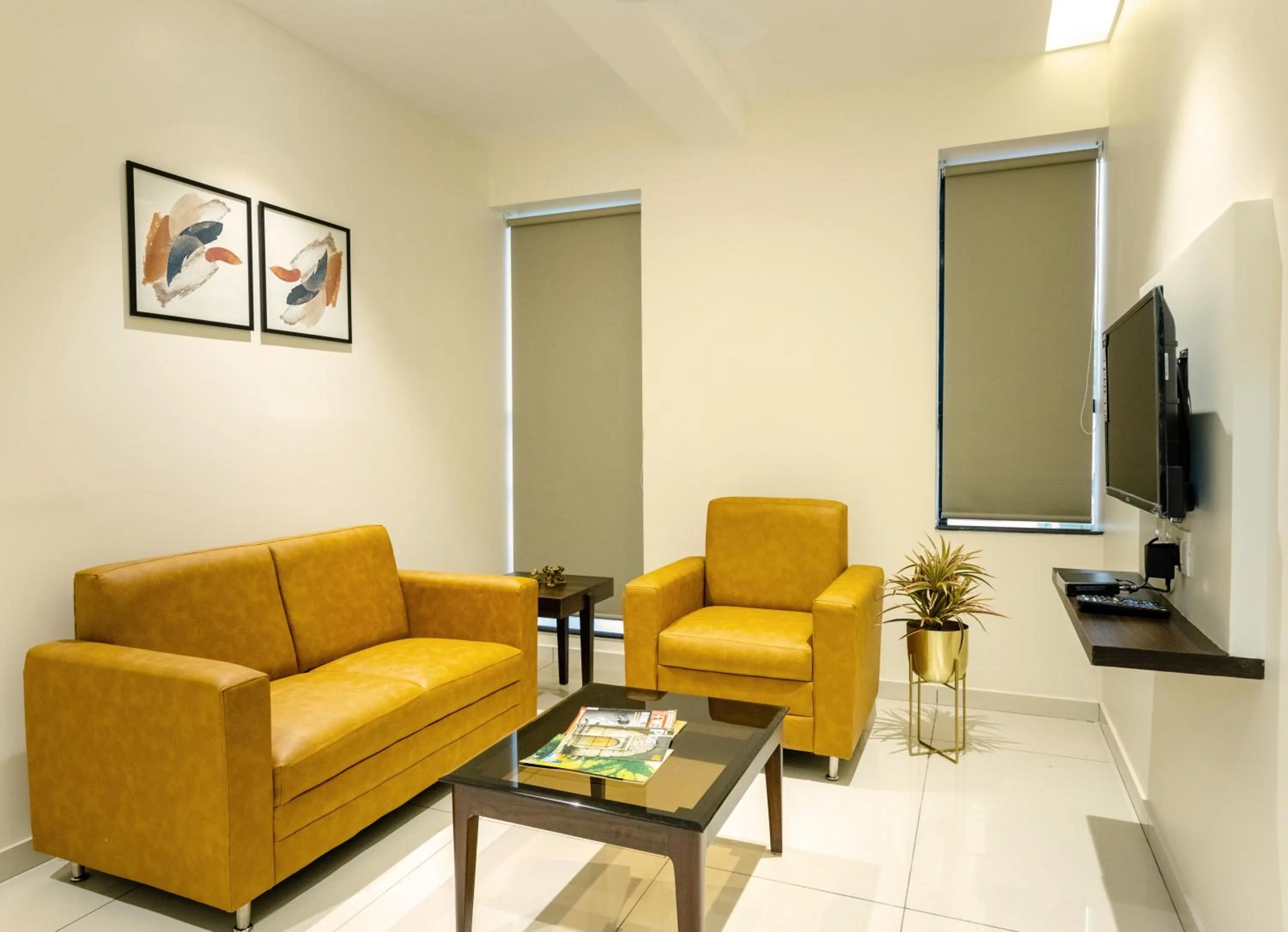 Living room in Hotel Paramount Suites & Service Apartments