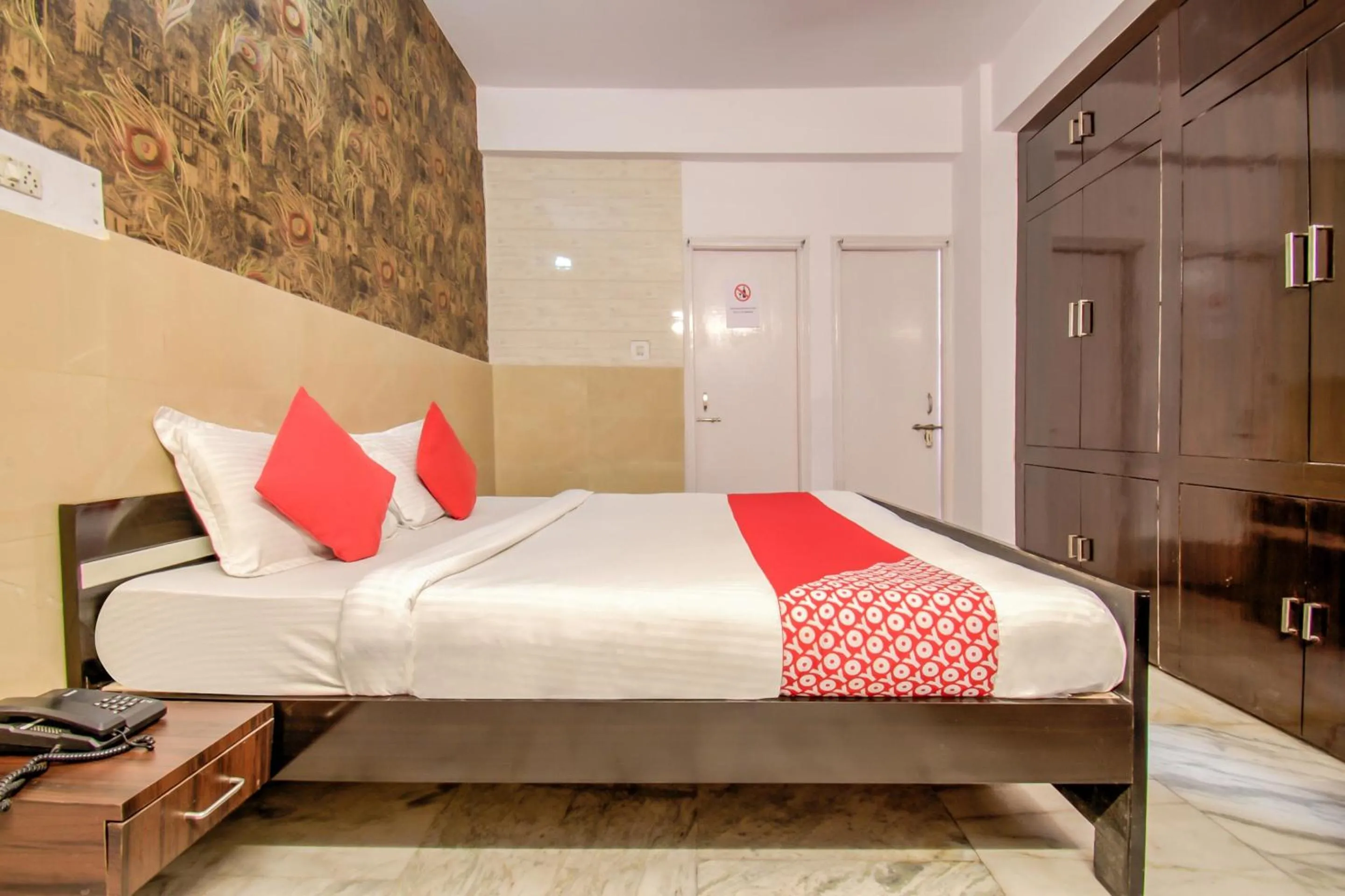 Bedroom, Bed in Hotel O Kamini