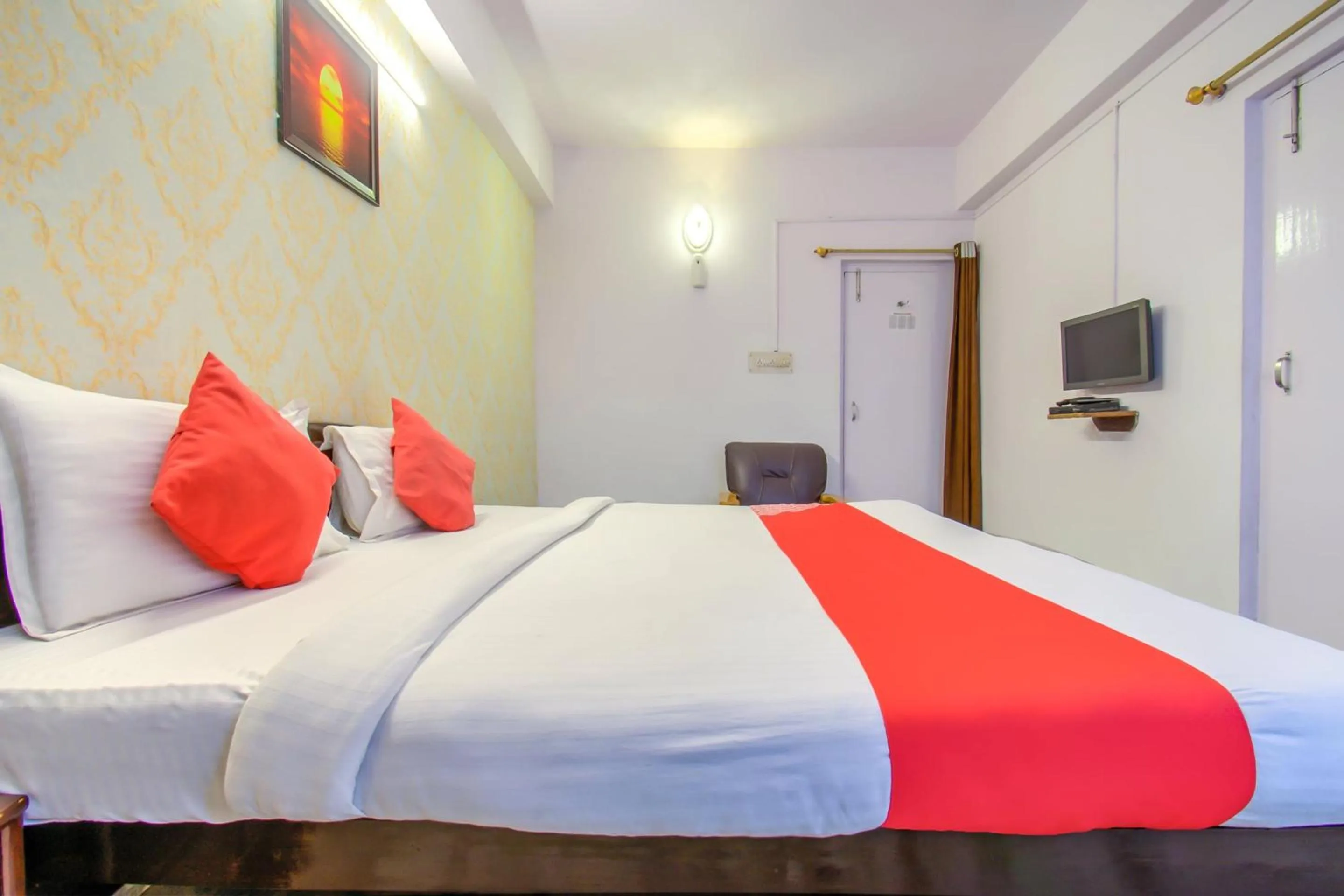 Bedroom, Bed in Hotel O Kamini