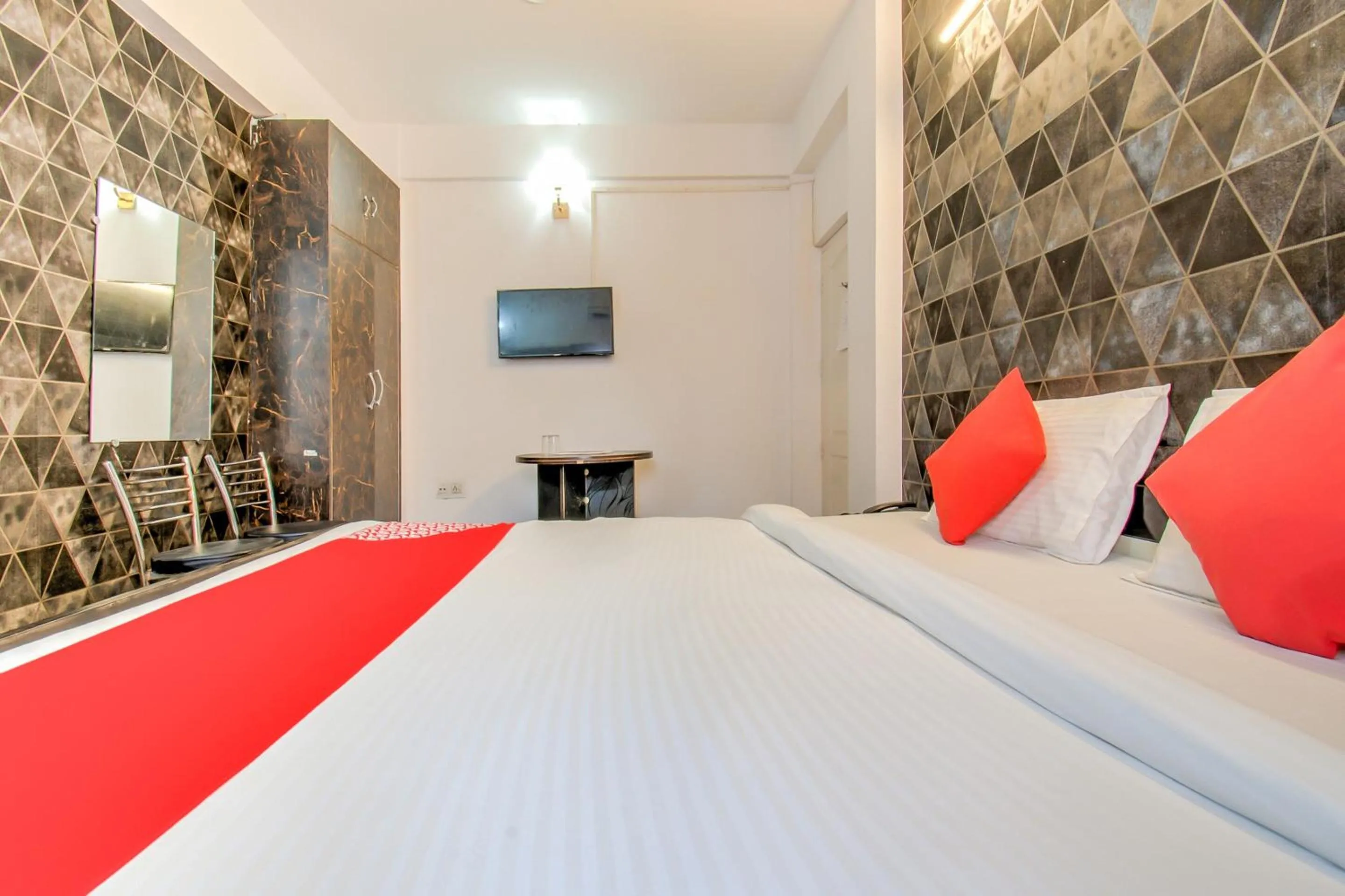 Bedroom, Bed in Hotel O Kamini
