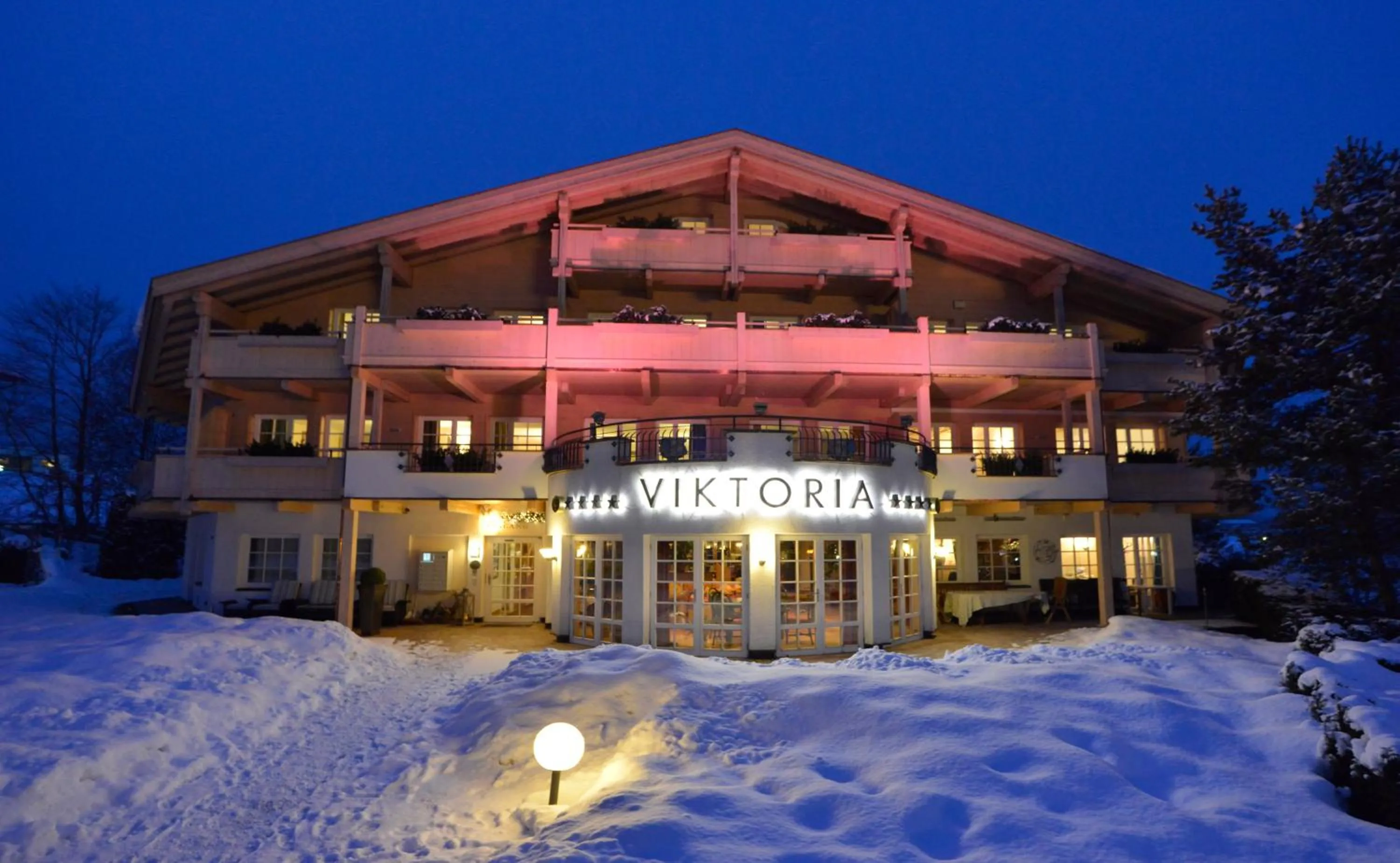 Facade/entrance in A-VITA Viktoria & A-VITA living luxury apartments